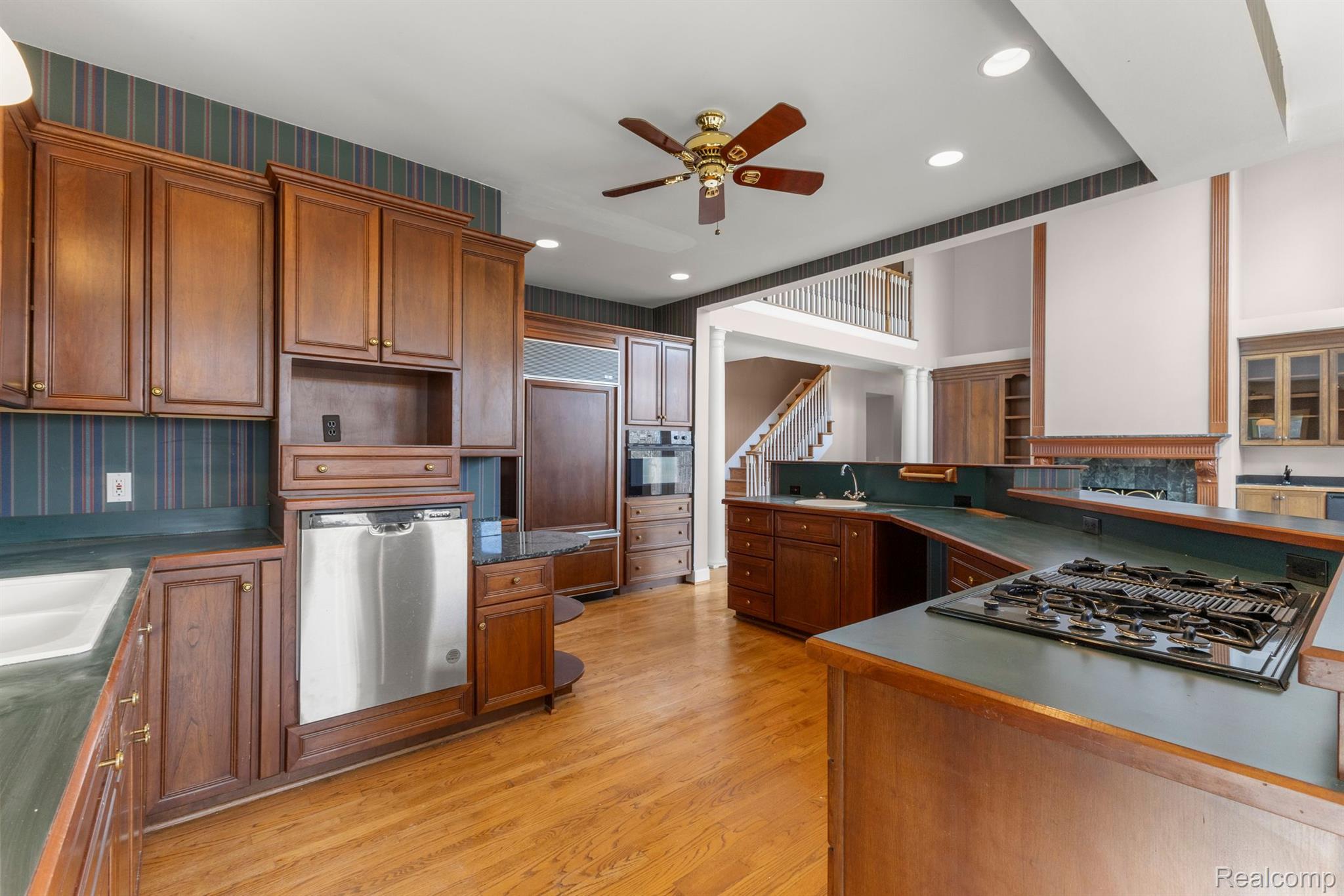 Annarbor, Michigan, 48105, United States, 5 Bedrooms Bedrooms, ,5 BathroomsBathrooms,Residential,Active,1899239