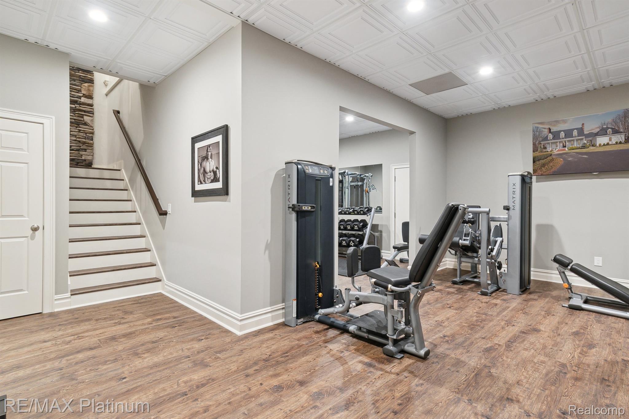 Pinckney, Michigan, 48169, United States, 5 Bedrooms Bedrooms, ,7 BathroomsBathrooms,Residential,Active,1954026