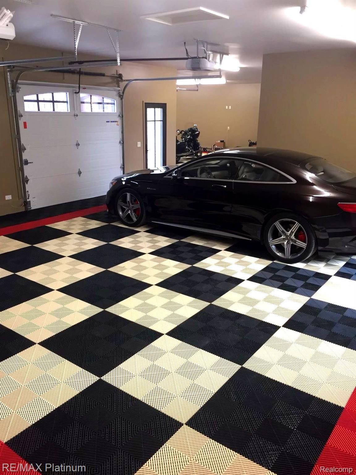 Howell, Michigan, 48843, United States, 5 Bedrooms Bedrooms, ,6 BathroomsBathrooms,Residential,Active,1714075