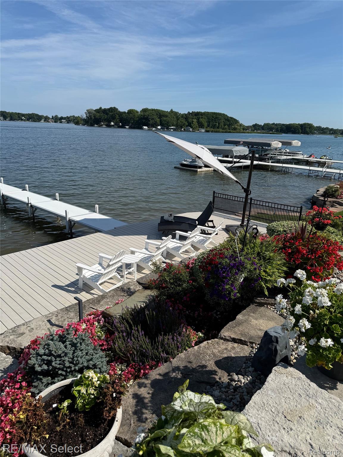 Fenton, Michigan, 48430, United States, 4 Bedrooms Bedrooms, ,5 BathroomsBathrooms,Residential,Active,2016693