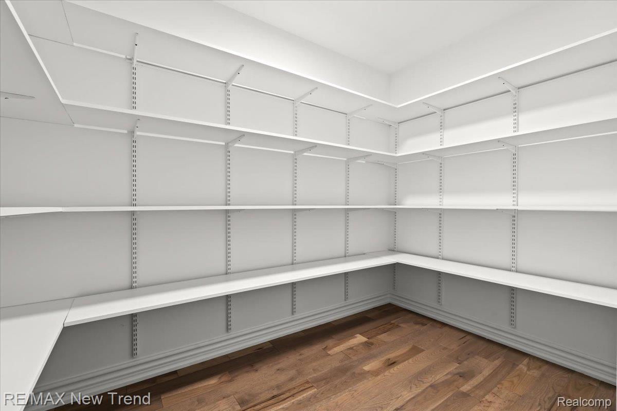 Farmingtonhills, Michigan, 48336, United States, 5 Bedrooms Bedrooms, ,5 BathroomsBathrooms,Residential,Active,1985604