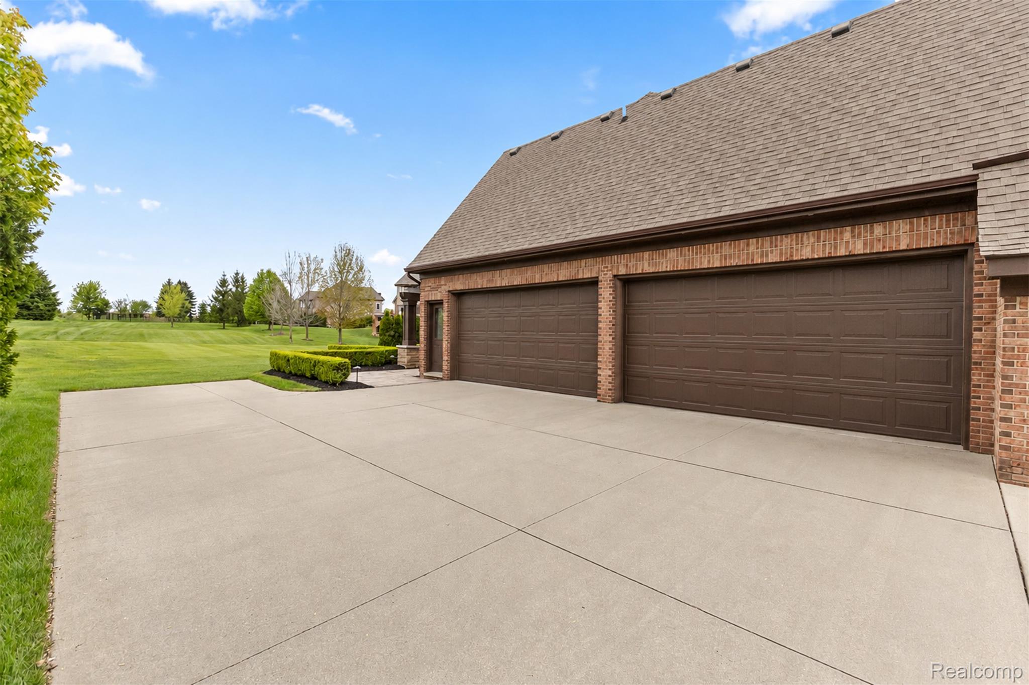Northville, Michigan, 48167, United States, 4 Bedrooms Bedrooms, ,4 BathroomsBathrooms,Residential,Active,2052116