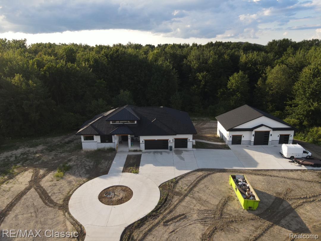 Milford, Michigan, 48381, United States, 4 Bedrooms Bedrooms, ,4 BathroomsBathrooms,Residential,Active,1893262