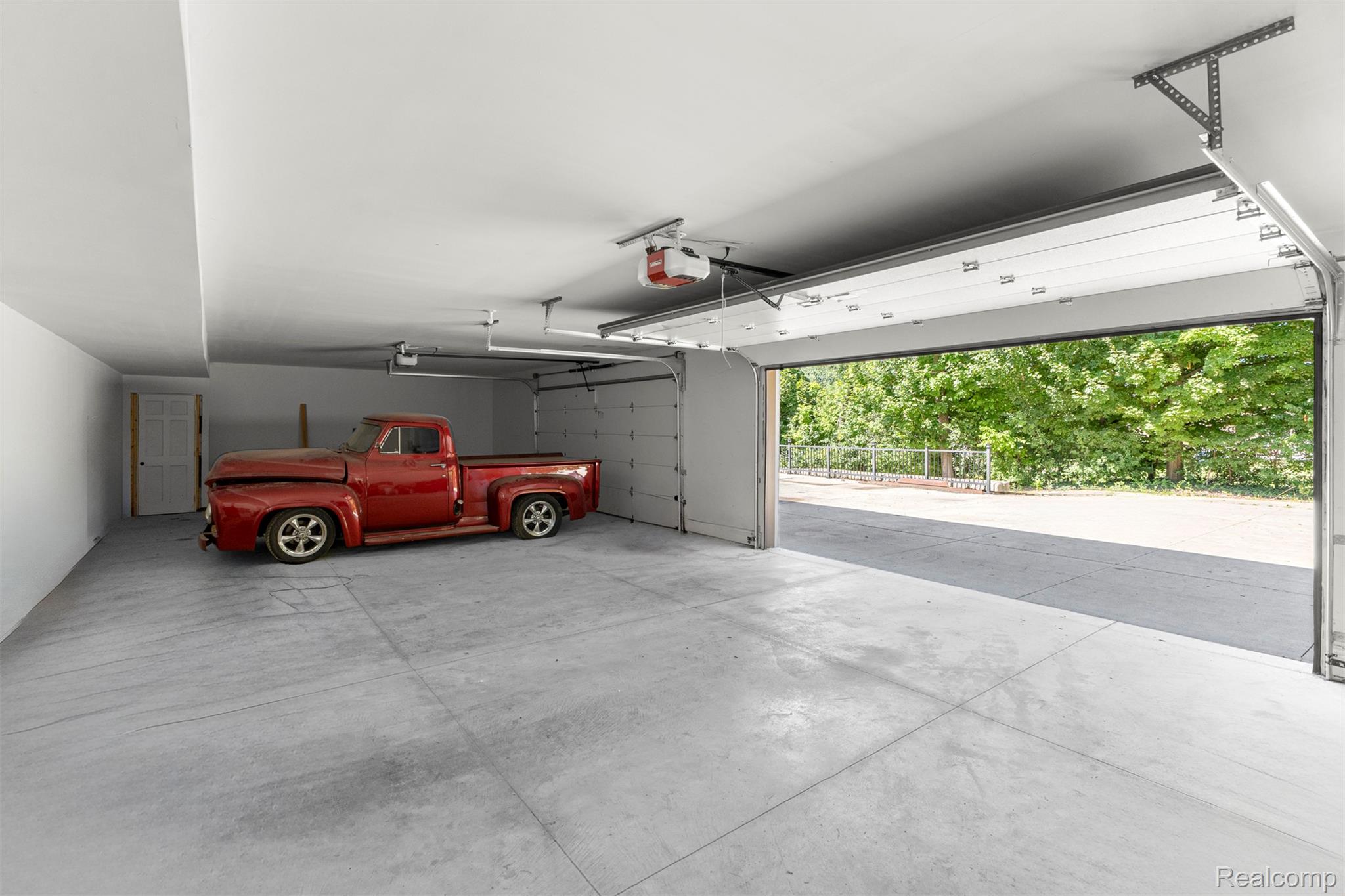 Northville, Michigan, 48167, United States, 5 Bedrooms Bedrooms, ,6 BathroomsBathrooms,Residential,Active,1905093