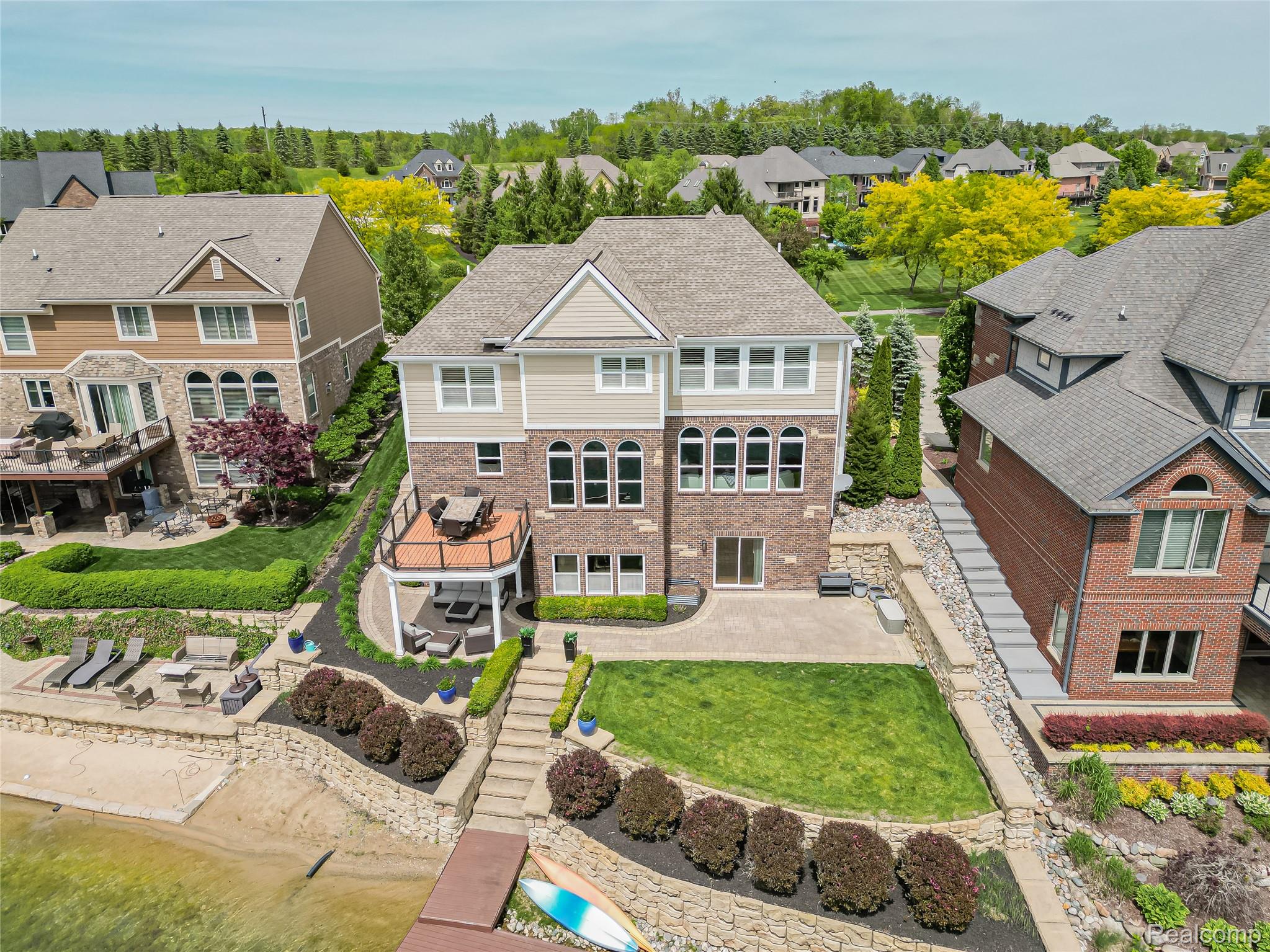 Southlyon, Michigan, 48178, United States, 4 Bedrooms Bedrooms, ,5 BathroomsBathrooms,Residential,Active,2045027