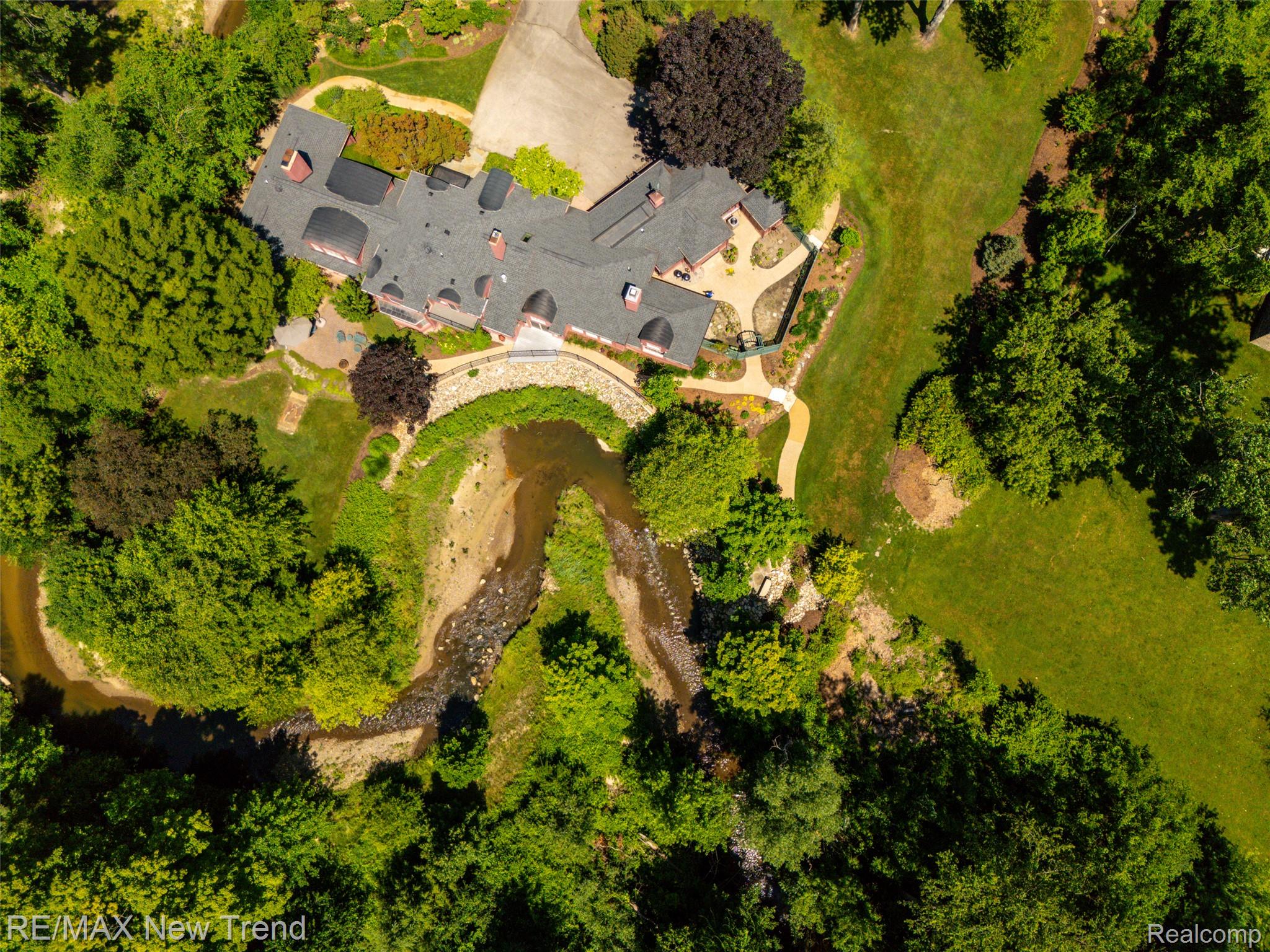 Franklin, Michigan, 48025, United States, 4 Bedrooms Bedrooms, ,4 BathroomsBathrooms,Residential,Active,1926907