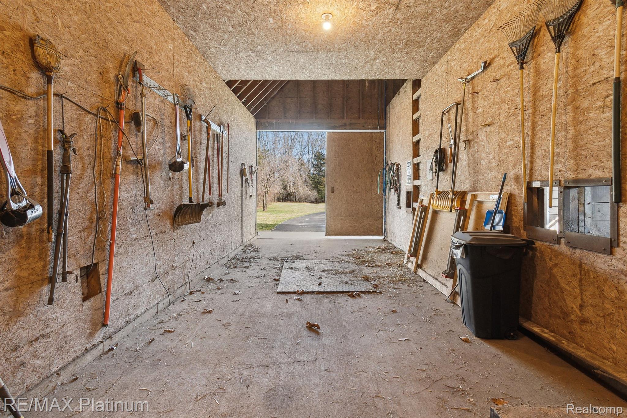 Pinckney, Michigan, 48169, United States, 5 Bedrooms Bedrooms, ,7 BathroomsBathrooms,Residential,Active,1954026