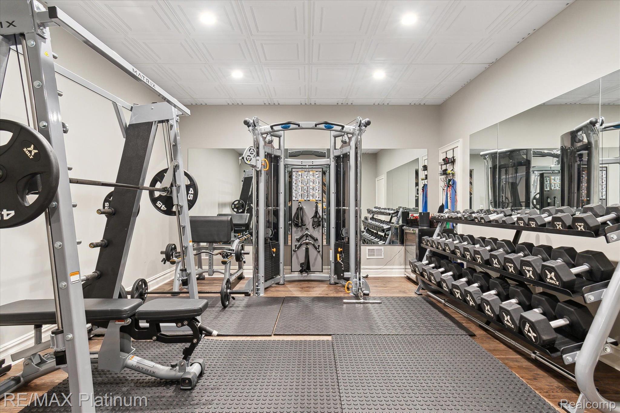 Pinckney, Michigan, 48169, United States, 5 Bedrooms Bedrooms, ,7 BathroomsBathrooms,Residential,Active,1756437