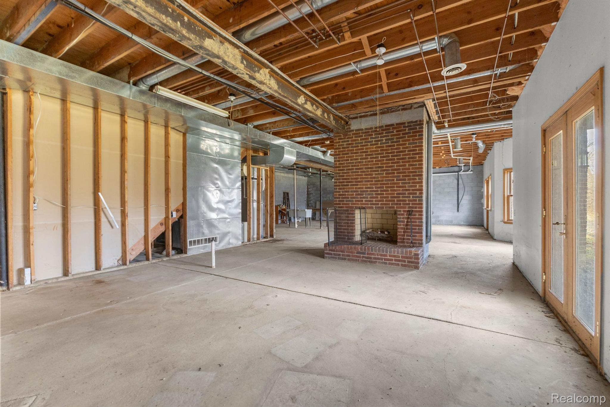 Annarbor, Michigan, 48105, United States, 5 Bedrooms Bedrooms, ,5 BathroomsBathrooms,Residential,Active,1899239