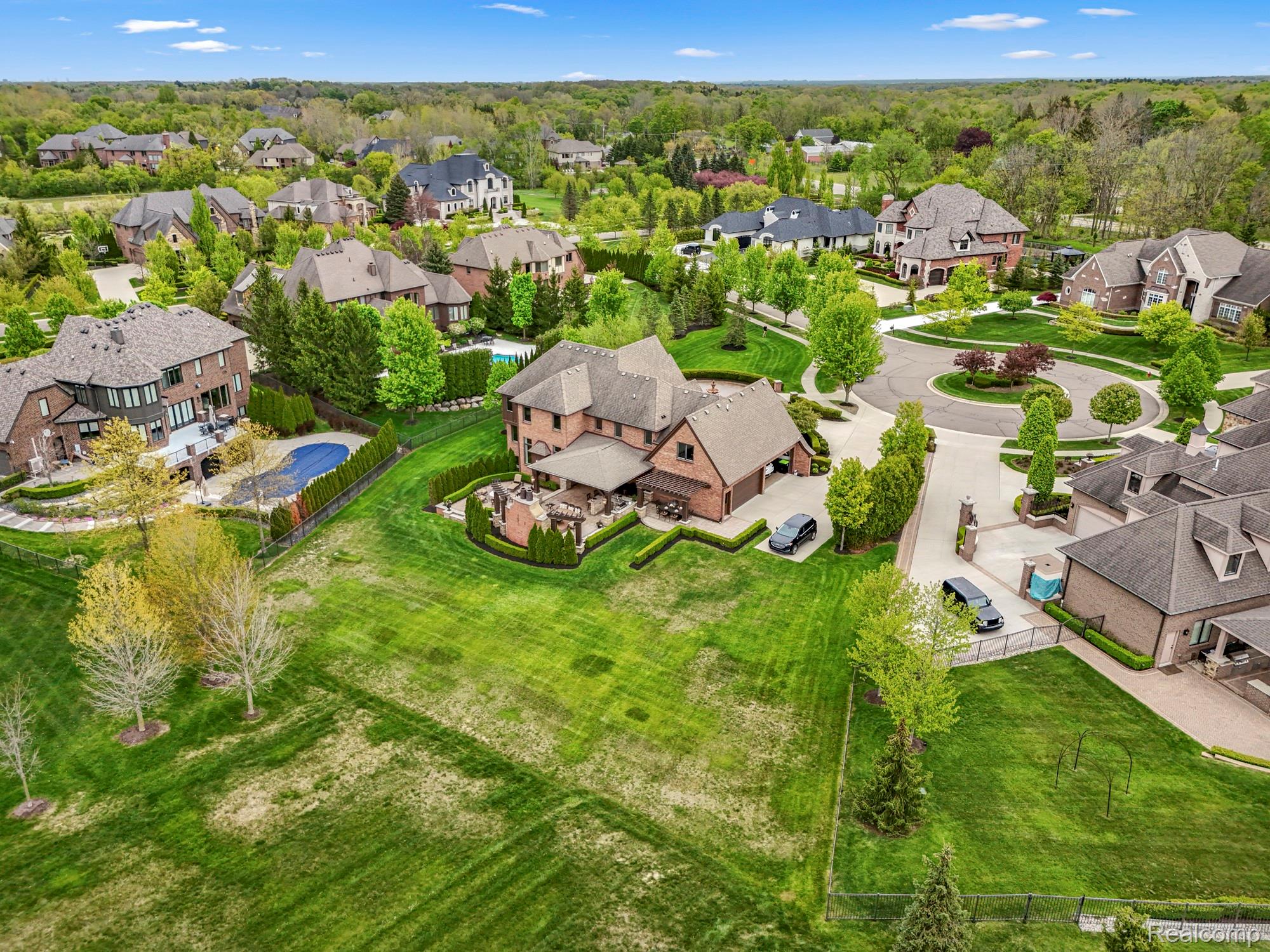 Northville, Michigan, 48167, United States, 4 Bedrooms Bedrooms, ,4 BathroomsBathrooms,Residential,Active,2052116