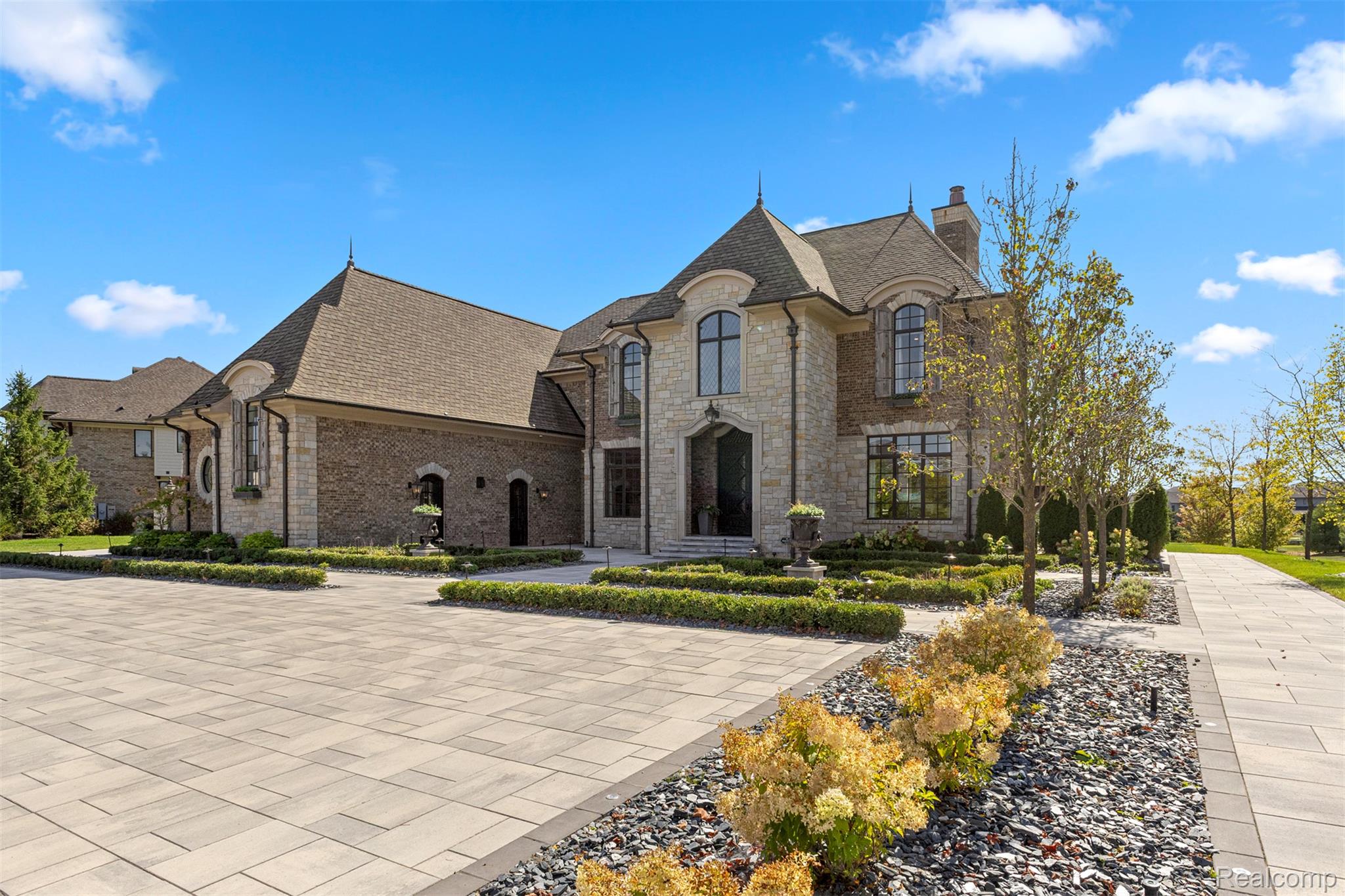 Northville, Michigan, 48168, United States, 5 Bedrooms Bedrooms, ,7 BathroomsBathrooms,Residential,Active,1960117