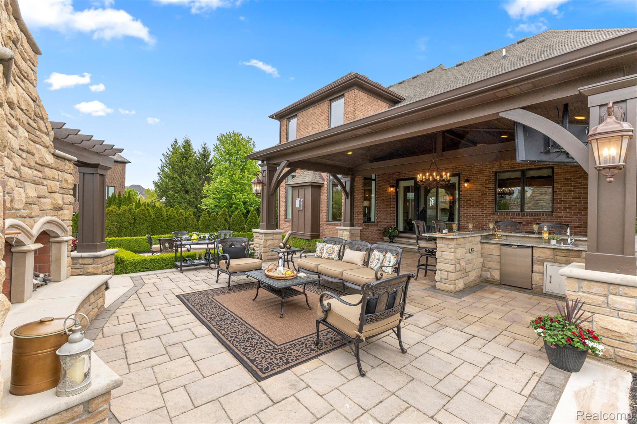 Northville, Michigan, 48167, United States, 4 Bedrooms Bedrooms, ,4 BathroomsBathrooms,Residential,Active,2052116
