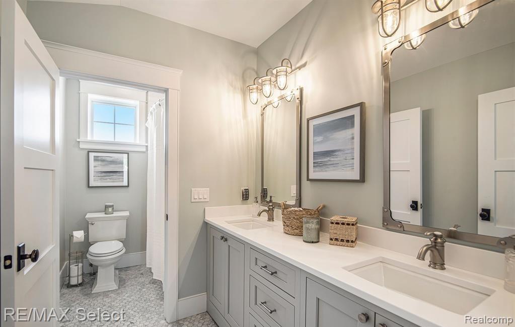 Fenton, Michigan, 48430, United States, 4 Bedrooms Bedrooms, ,4 BathroomsBathrooms,Residential,Active,2015817