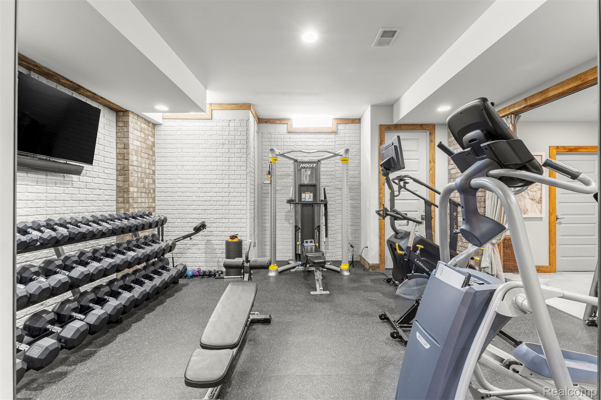 Northville, Michigan, 48168, United States, 5 Bedrooms Bedrooms, ,7 BathroomsBathrooms,Residential,Active,1960117