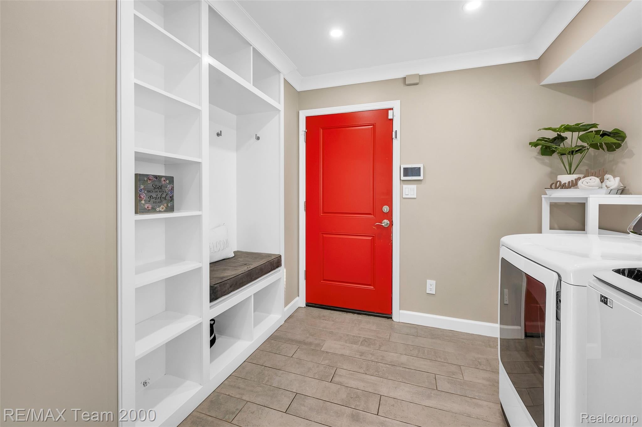 Dearborn, Michigan, 48124, United States, 4 Bedrooms Bedrooms, ,4 BathroomsBathrooms,Residential,Active,1985553