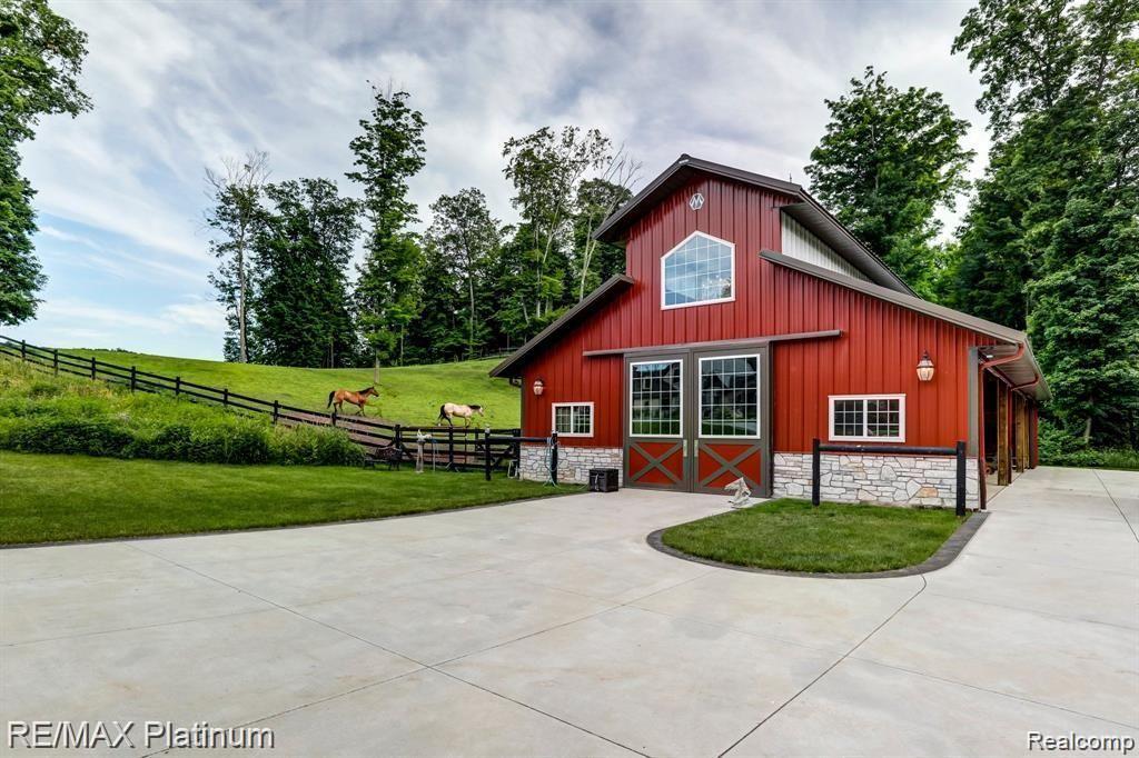 Howell, Michigan, 48843, United States, 5 Bedrooms Bedrooms, ,6 BathroomsBathrooms,Residential,Active,1714075