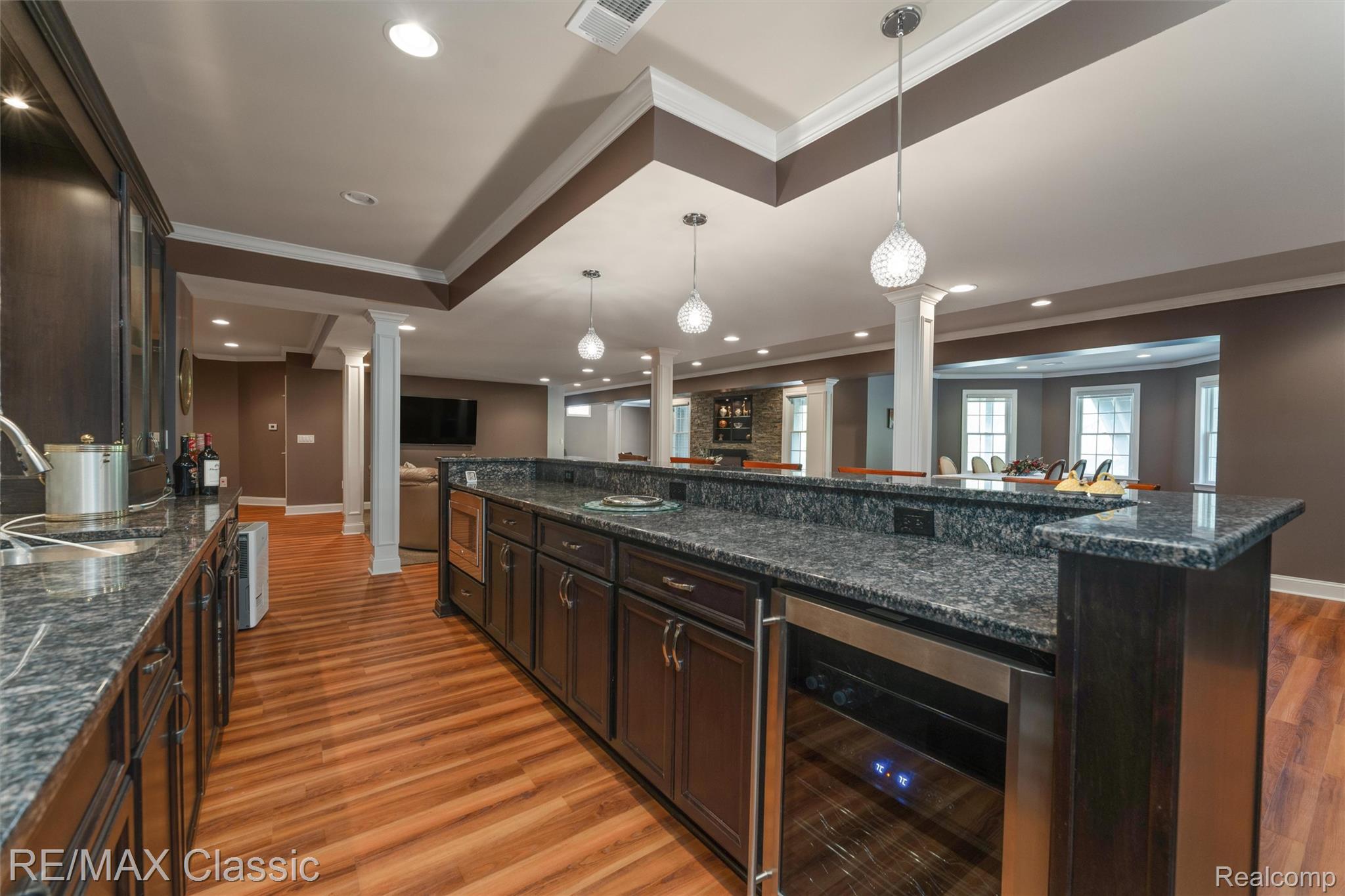 Novi, Michigan, 48374, United States, 5 Bedrooms Bedrooms, ,5 BathroomsBathrooms,Residential,Pending,2052115