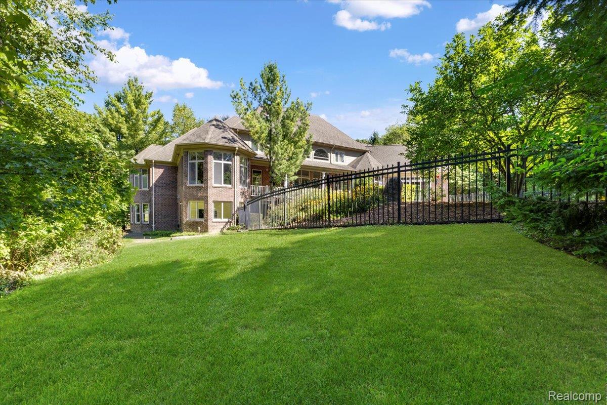 Rochester, Michigan, 48306, United States, 5 Bedrooms Bedrooms, ,6 BathroomsBathrooms,Residential,Active,2017103