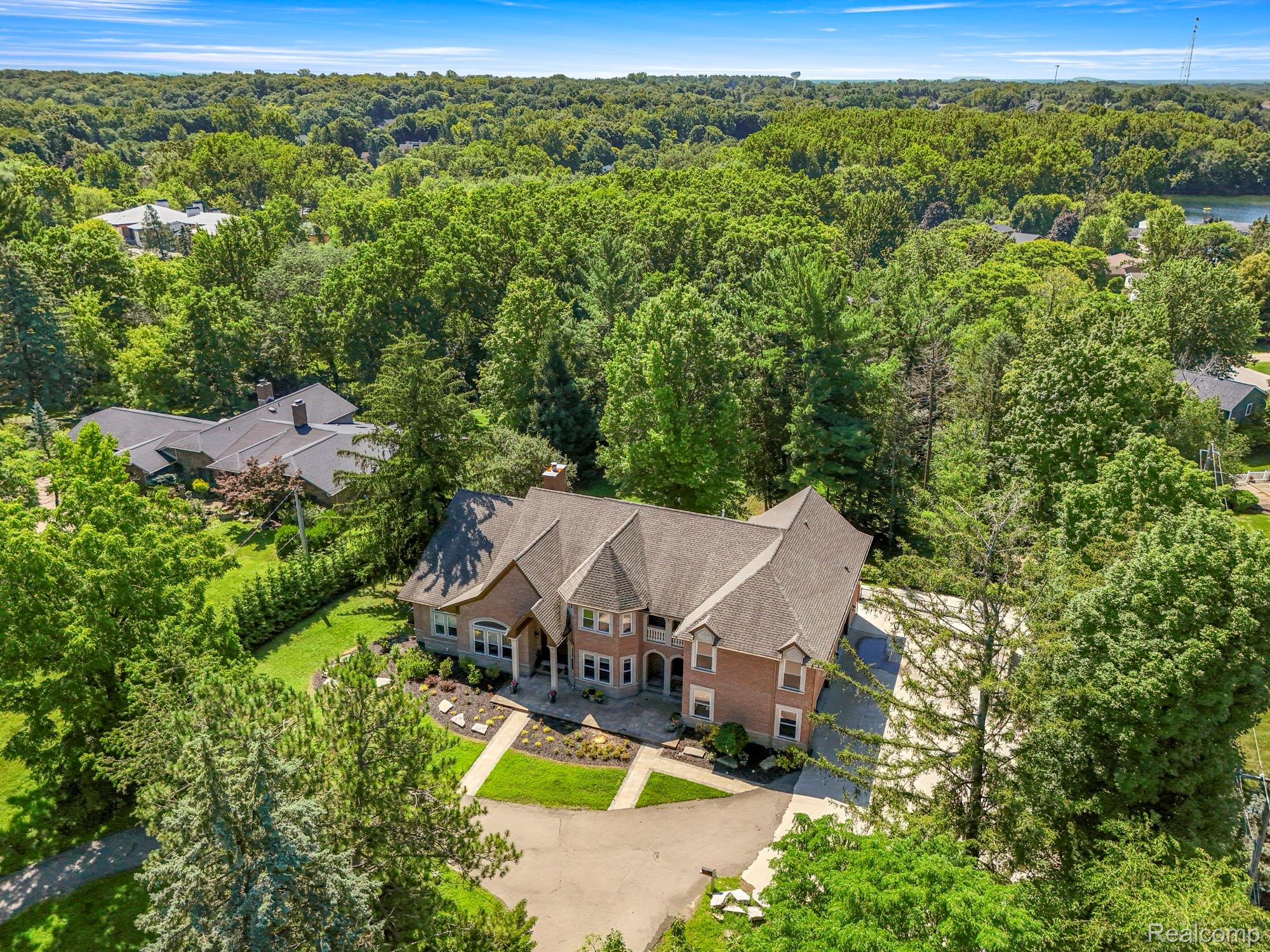 Northville, Michigan, 48167, United States, 5 Bedrooms Bedrooms, ,6 BathroomsBathrooms,Residential,Active,1905093