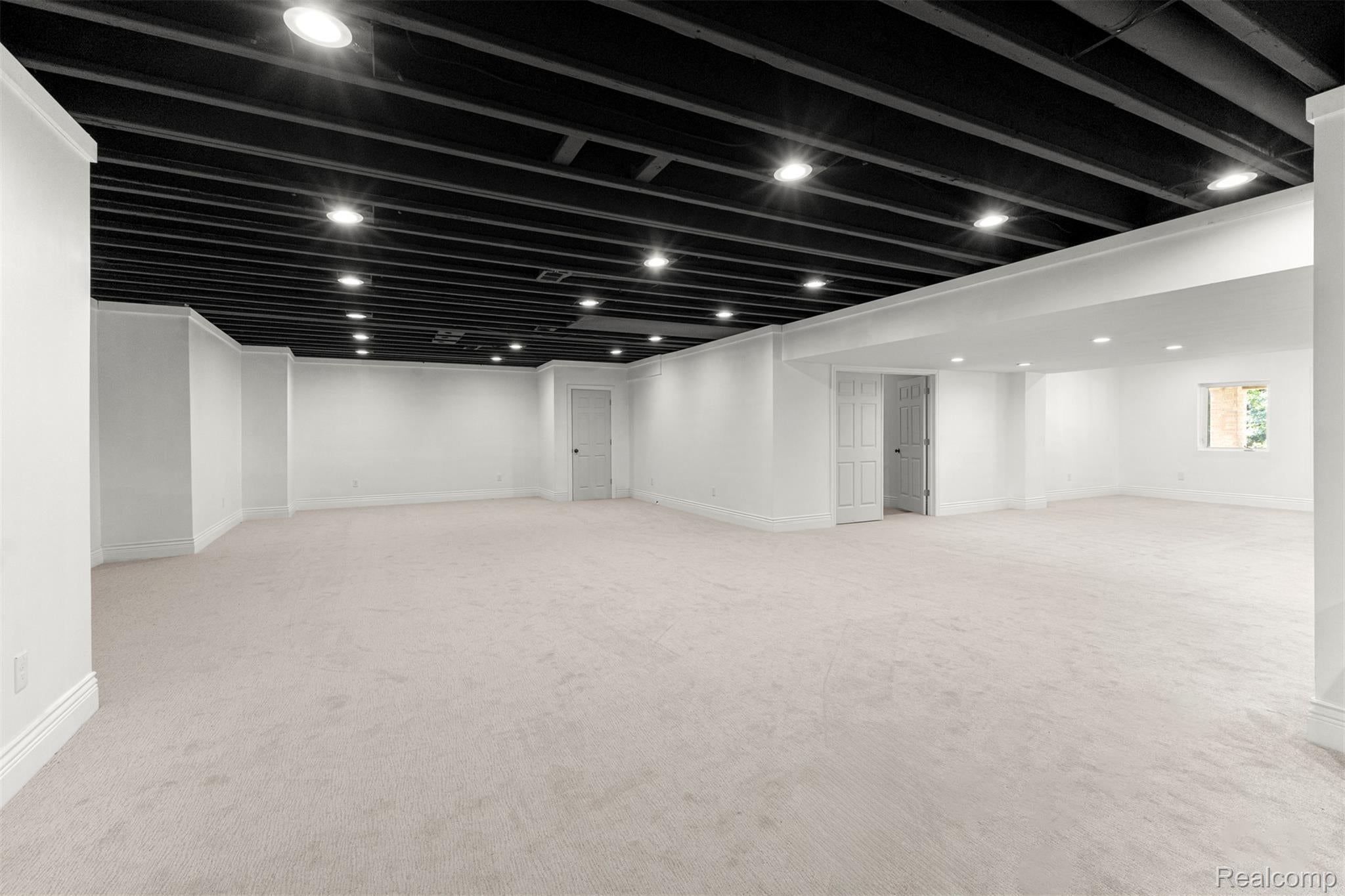 Northville, Michigan, 48167, United States, 5 Bedrooms Bedrooms, ,6 BathroomsBathrooms,Residential,Active,1905093