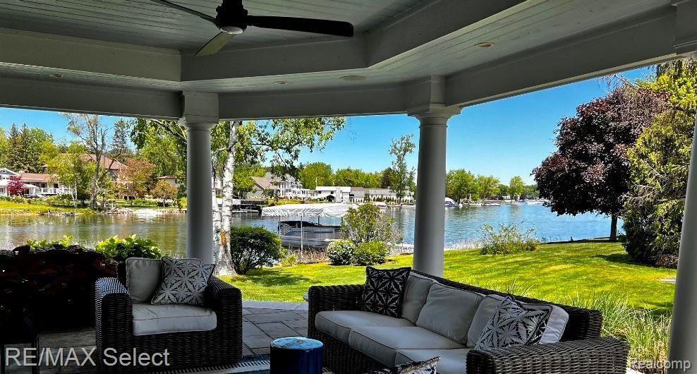 Fenton, Michigan, 48430, United States, 4 Bedrooms Bedrooms, ,4 BathroomsBathrooms,Residential,Active,2015817