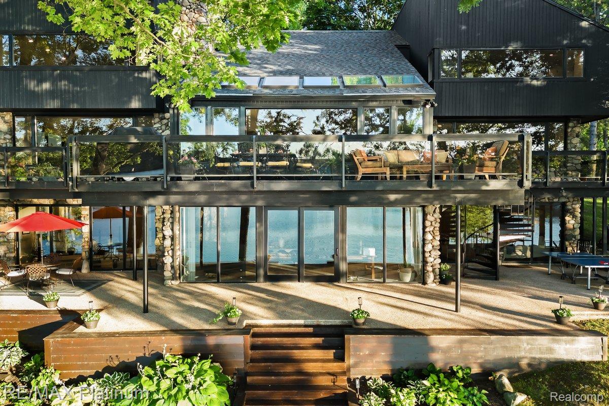 Howell, Michigan, 48843, United States, 4 Bedrooms Bedrooms, ,6 BathroomsBathrooms,Residential,Active,1973360