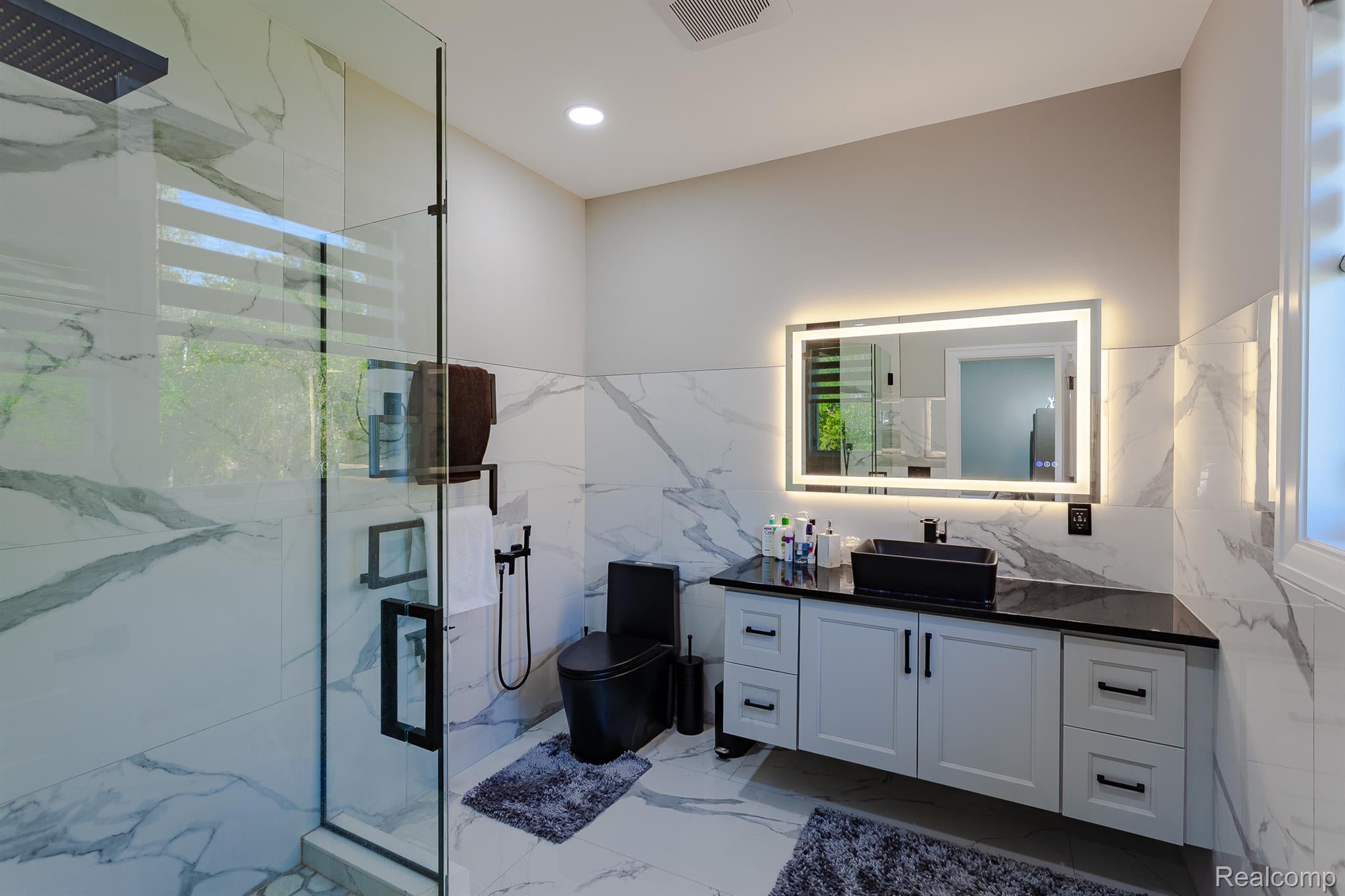 Rochesterhills, Michigan, 48307, United States, 4 Bedrooms Bedrooms, ,5 BathroomsBathrooms,Residential,Active,1962188