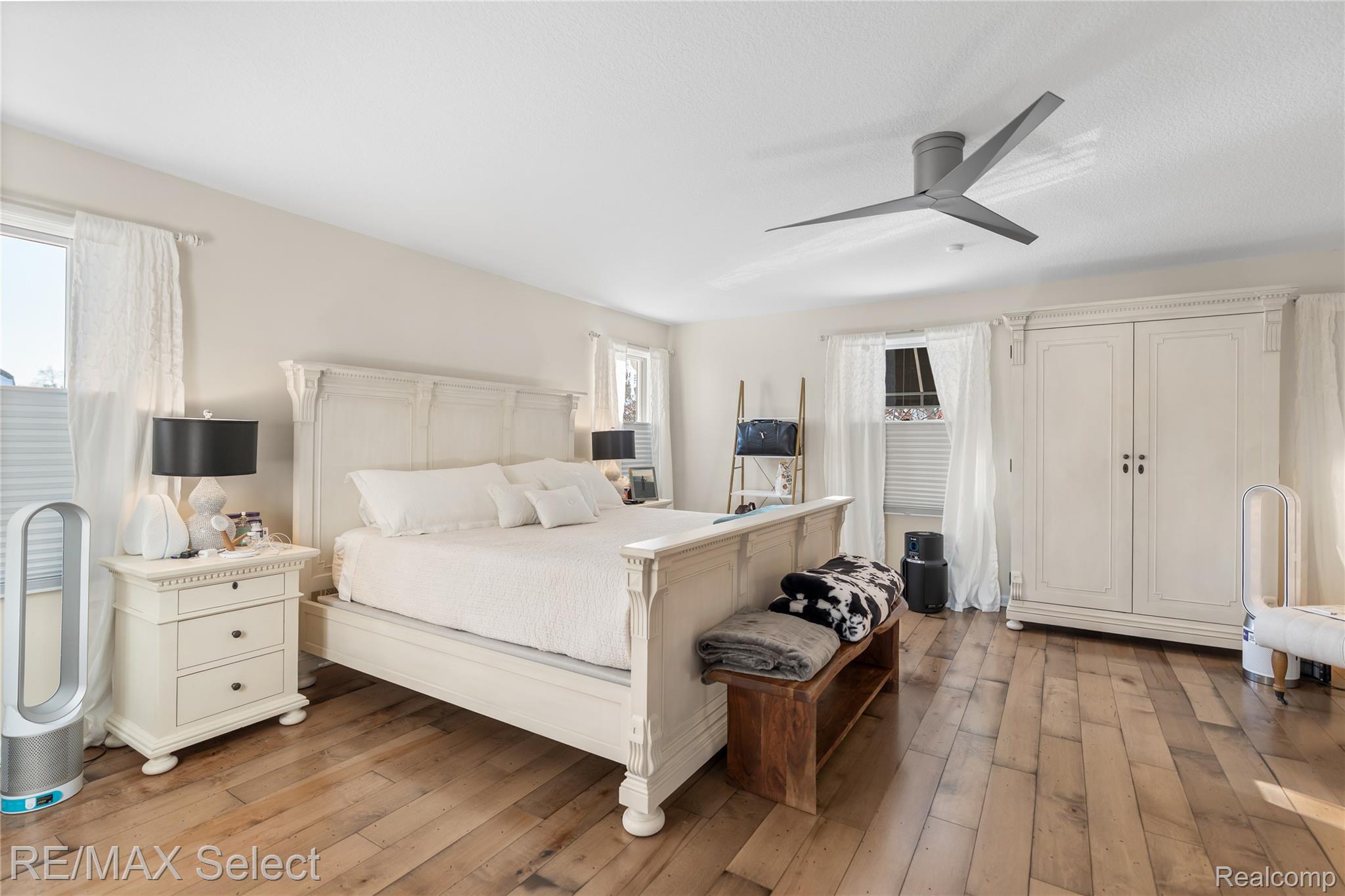 Fenton, Michigan, 48430, United States, 4 Bedrooms Bedrooms, ,5 BathroomsBathrooms,Residential,Active,2016693