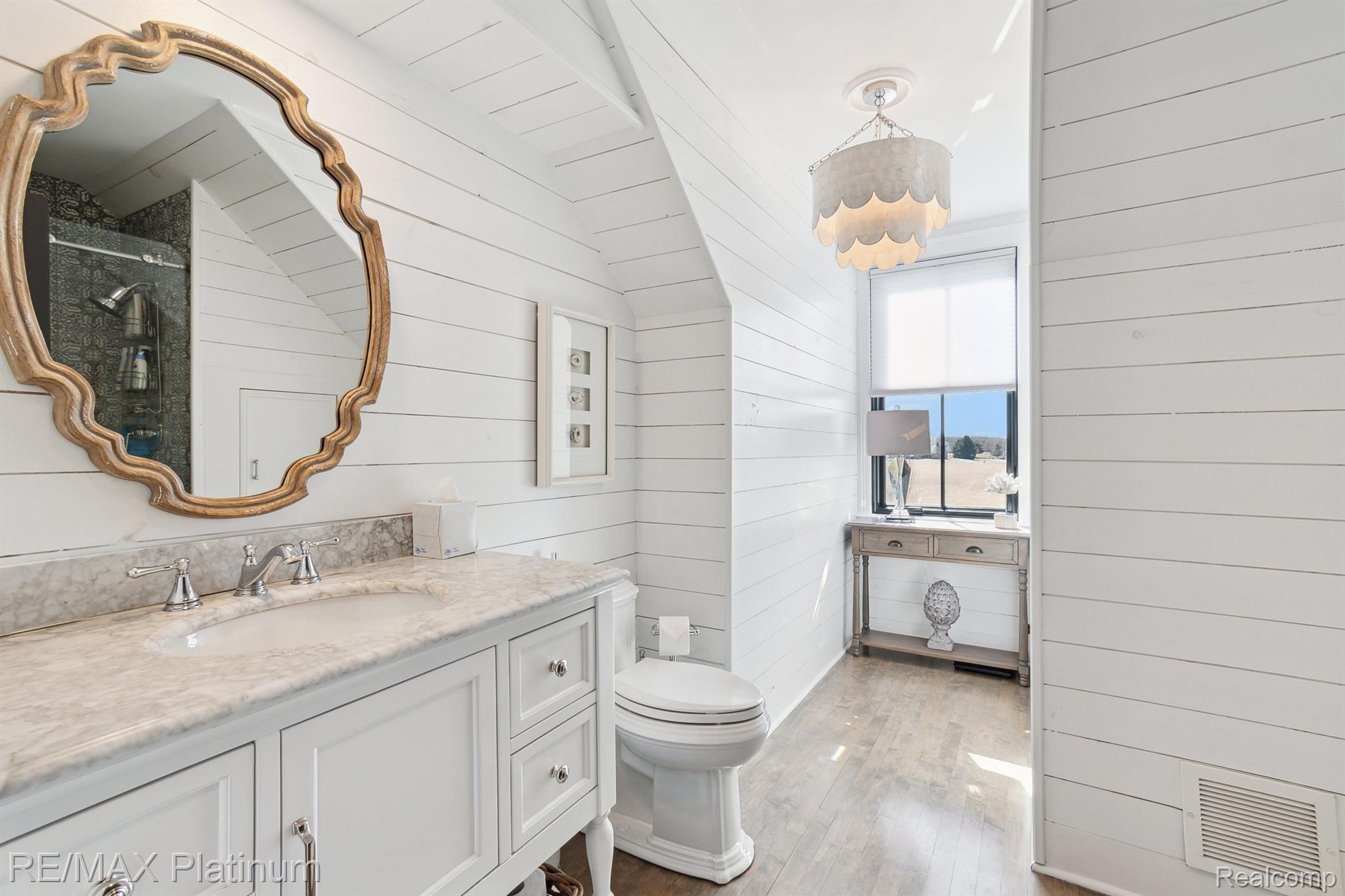 Pinckney, Michigan, 48169, United States, 5 Bedrooms Bedrooms, ,7 BathroomsBathrooms,Residential,Active,2014605