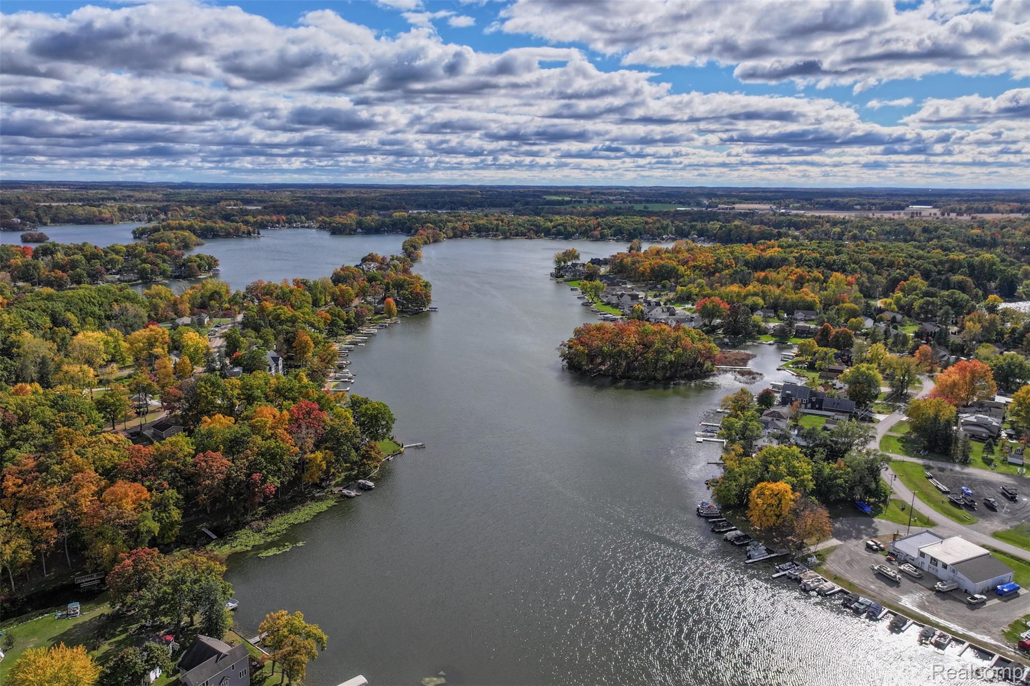 Linden, Michigan, 48451, United States, 5 Bedrooms Bedrooms, ,6 BathroomsBathrooms,Residential,Active,1959969