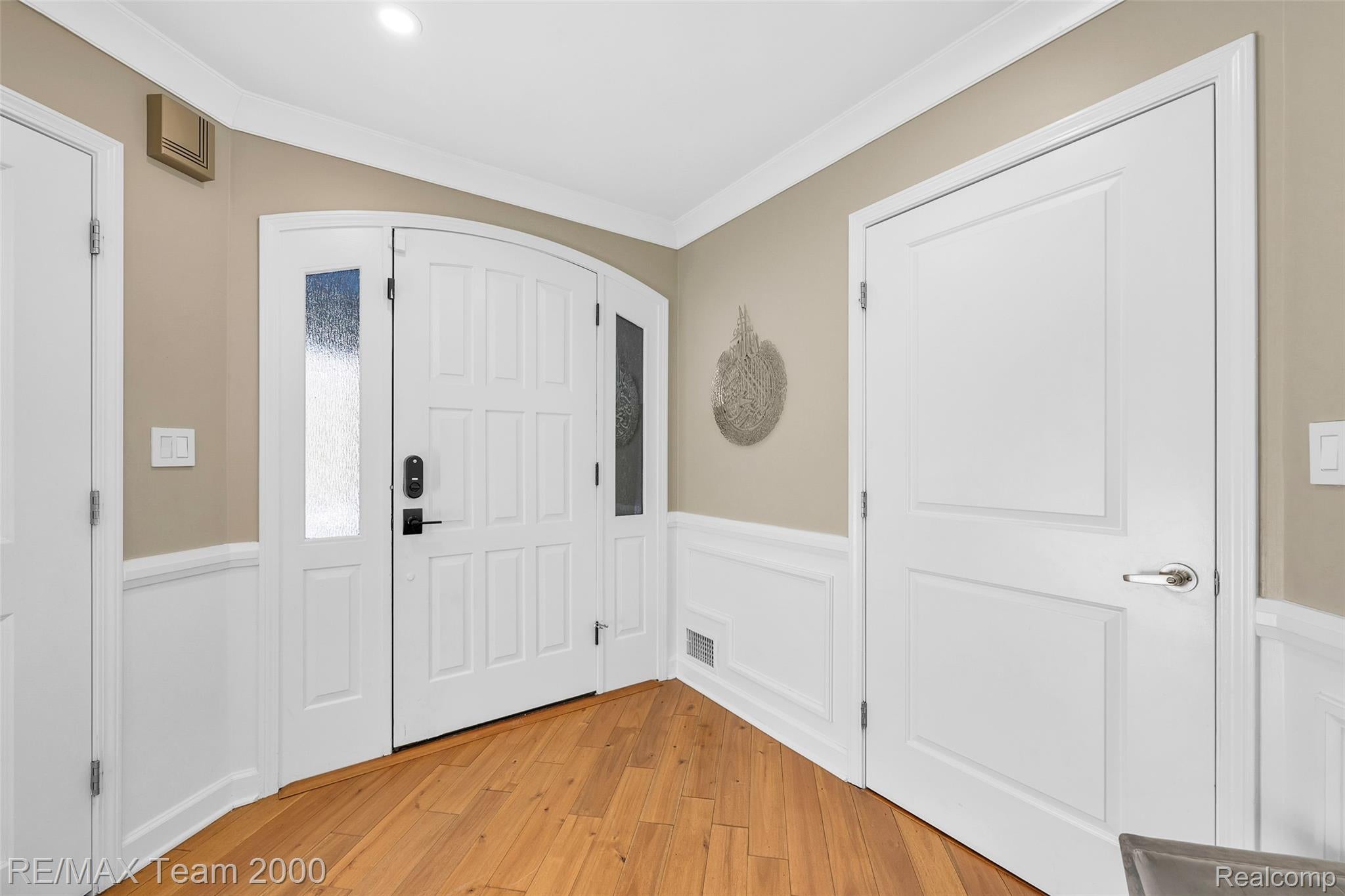 Dearborn, Michigan, 48124, United States, 4 Bedrooms Bedrooms, ,4 BathroomsBathrooms,Residential,Active,1985553