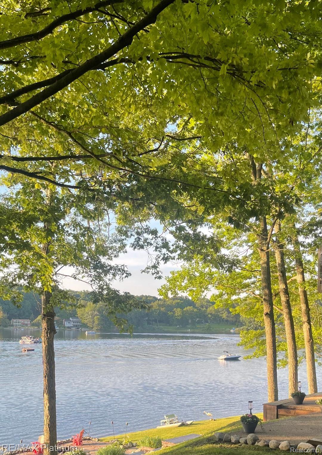 Howell, Michigan, 48843, United States, 4 Bedrooms Bedrooms, ,6 BathroomsBathrooms,Residential,Active,1973360