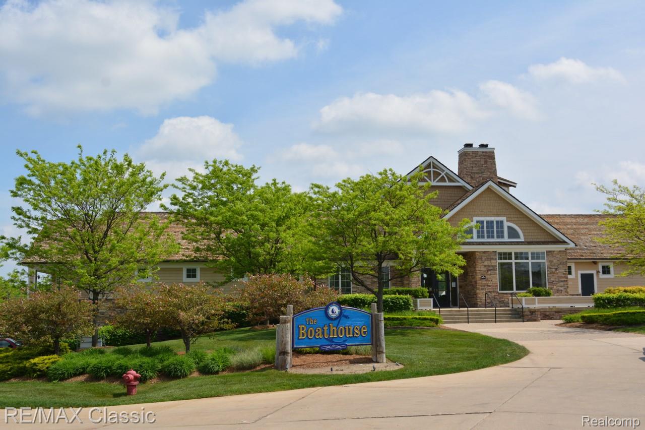 Novi, Michigan, 48374, United States, 5 Bedrooms Bedrooms, ,5 BathroomsBathrooms,Residential,Pending,2052115