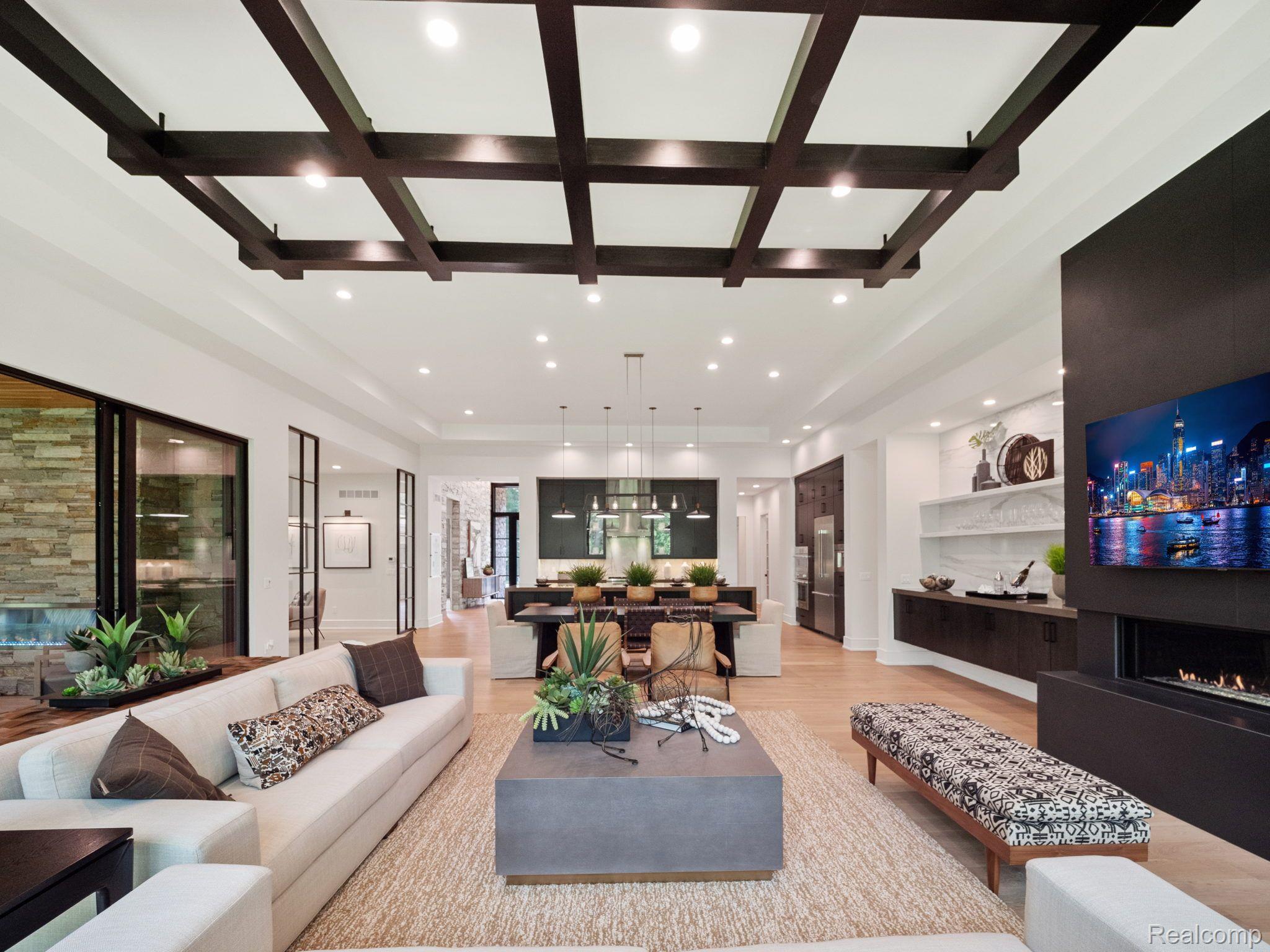 Orchardlake, Michigan, 48323, United States, ,4 BathroomsBathrooms,Residential,Pending,1850633