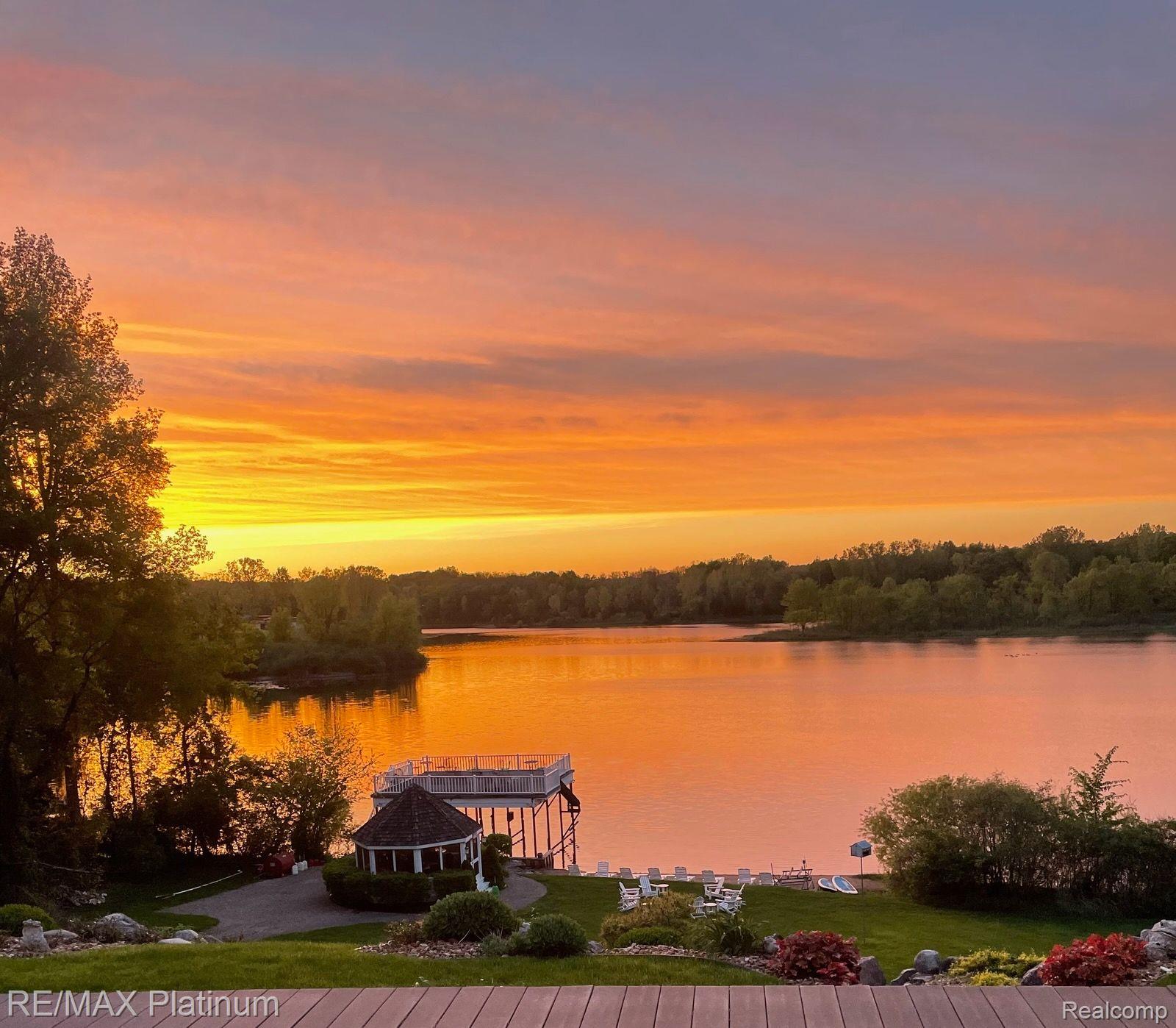 Pinckney, Michigan, 48169, United States, 5 Bedrooms Bedrooms, ,7 BathroomsBathrooms,Residential,Active,1756437