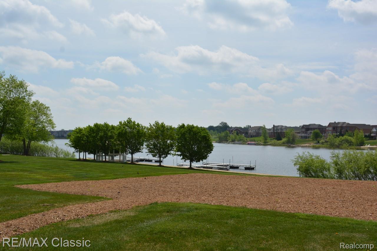 Novi, Michigan, 48374, United States, 5 Bedrooms Bedrooms, ,5 BathroomsBathrooms,Residential,Pending,2052115