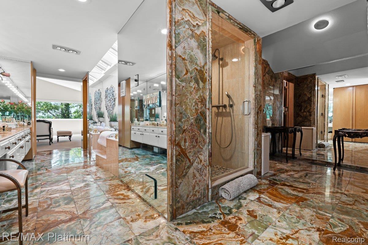 Howell, Michigan, 48843, United States, 4 Bedrooms Bedrooms, ,6 BathroomsBathrooms,Residential,Active,1973360