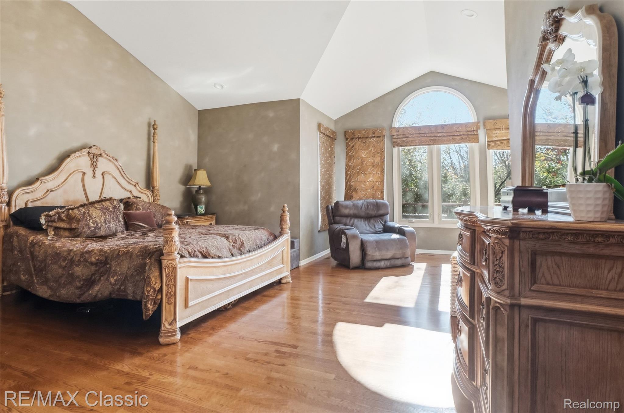 Novi, Michigan, 48374, United States, 4 Bedrooms Bedrooms, ,6 BathroomsBathrooms,Residential,Active,1973284