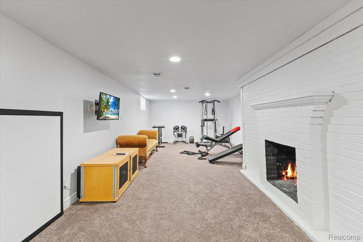 Clarkston, Michigan, 48346, United States, 4 Bedrooms Bedrooms, ,3 BathroomsBathrooms,Residential,Active,2012215