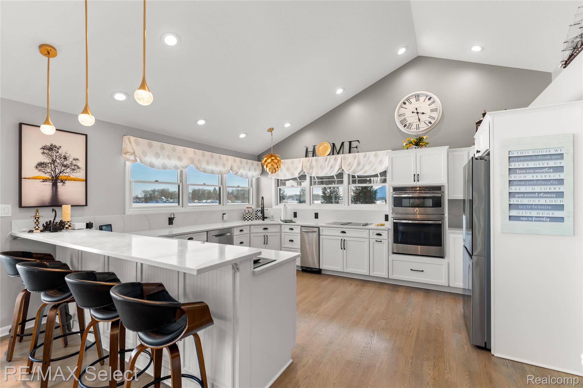 Fenton, Michigan, 48430, United States, 4 Bedrooms Bedrooms, ,5 BathroomsBathrooms,Residential,Active,2016693