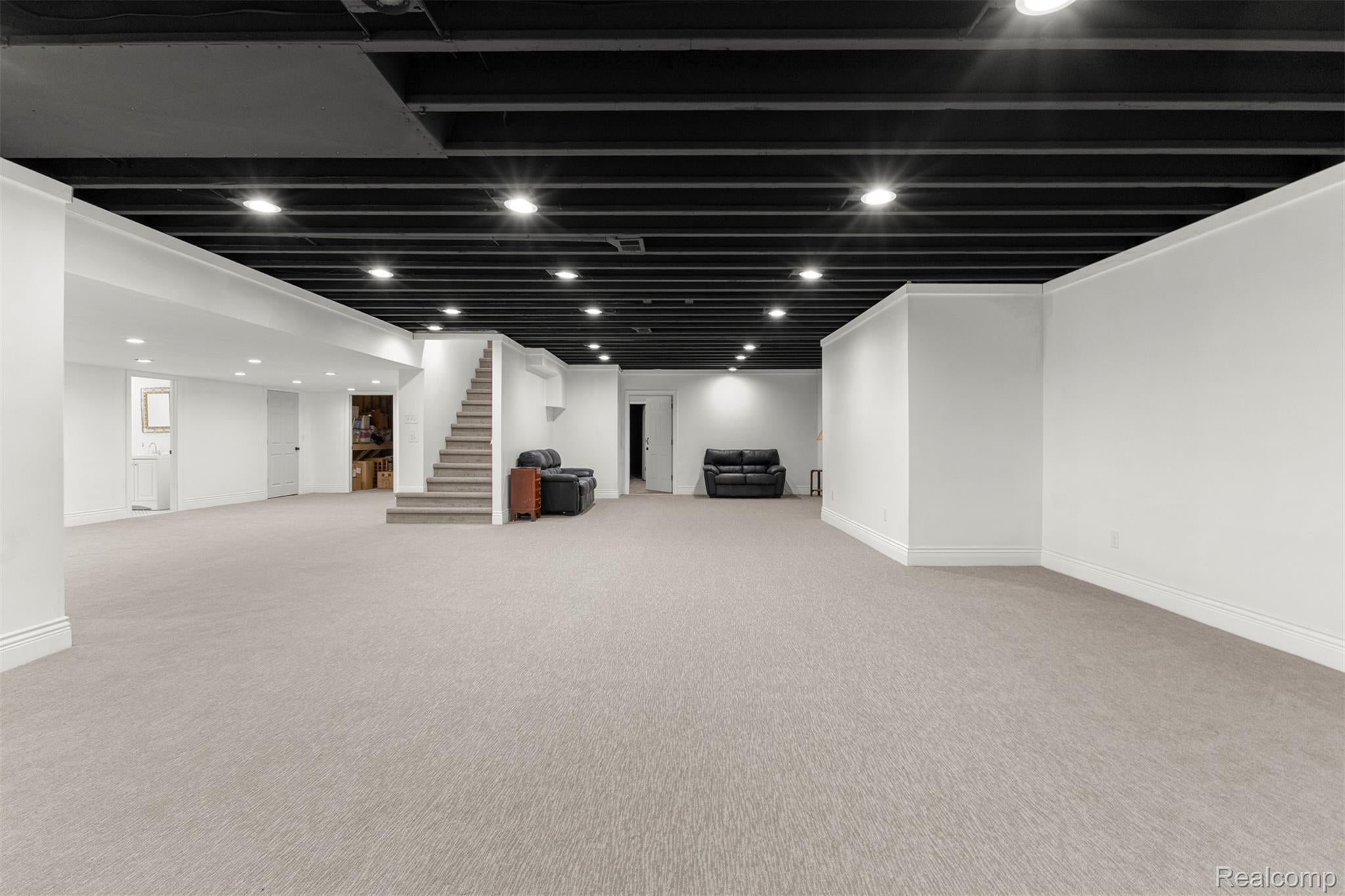 Northville, Michigan, 48167, United States, 5 Bedrooms Bedrooms, ,6 BathroomsBathrooms,Residential,Active,1905093