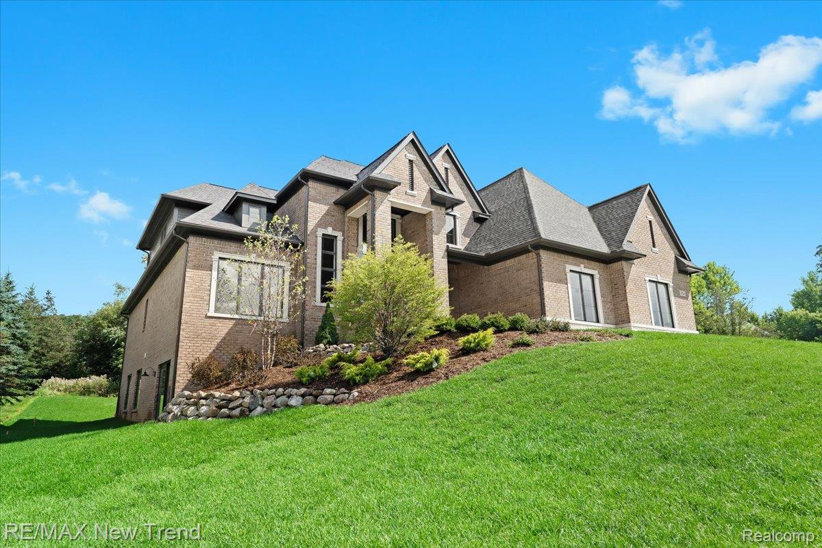 Farmingtonhills, Michigan, 48336, United States, 5 Bedrooms Bedrooms, ,5 BathroomsBathrooms,Residential,Active,1985604