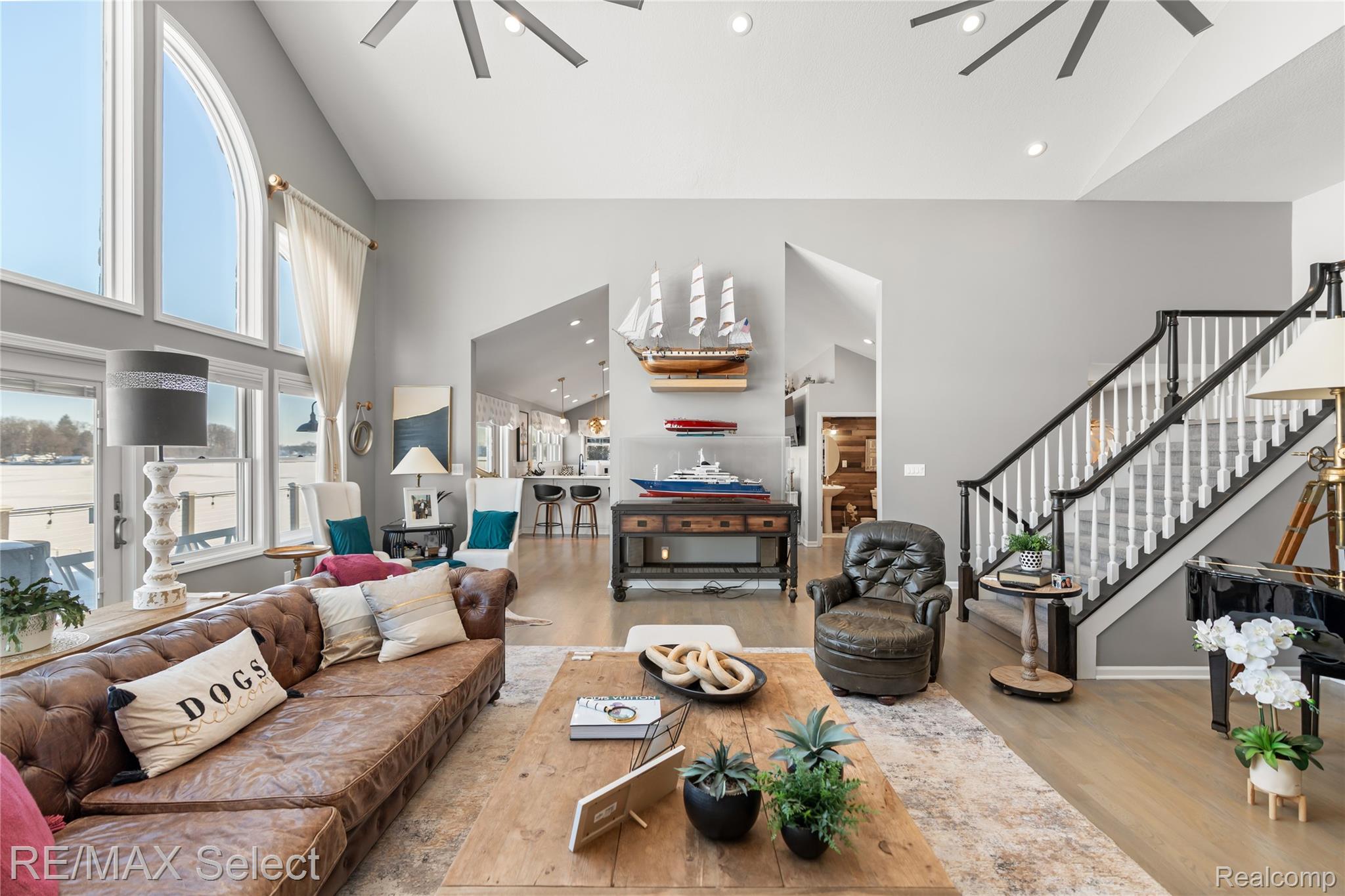 Fenton, Michigan, 48430, United States, 4 Bedrooms Bedrooms, ,5 BathroomsBathrooms,Residential,Active,2016693