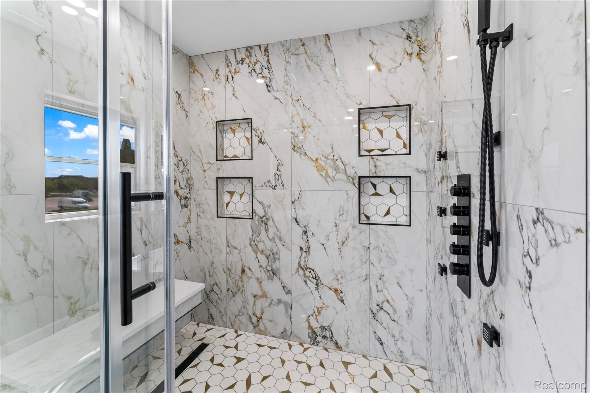 Detroit, Michigan, 48201, United States, 5 Bedrooms Bedrooms, ,6 BathroomsBathrooms,Residential,Active,1963411