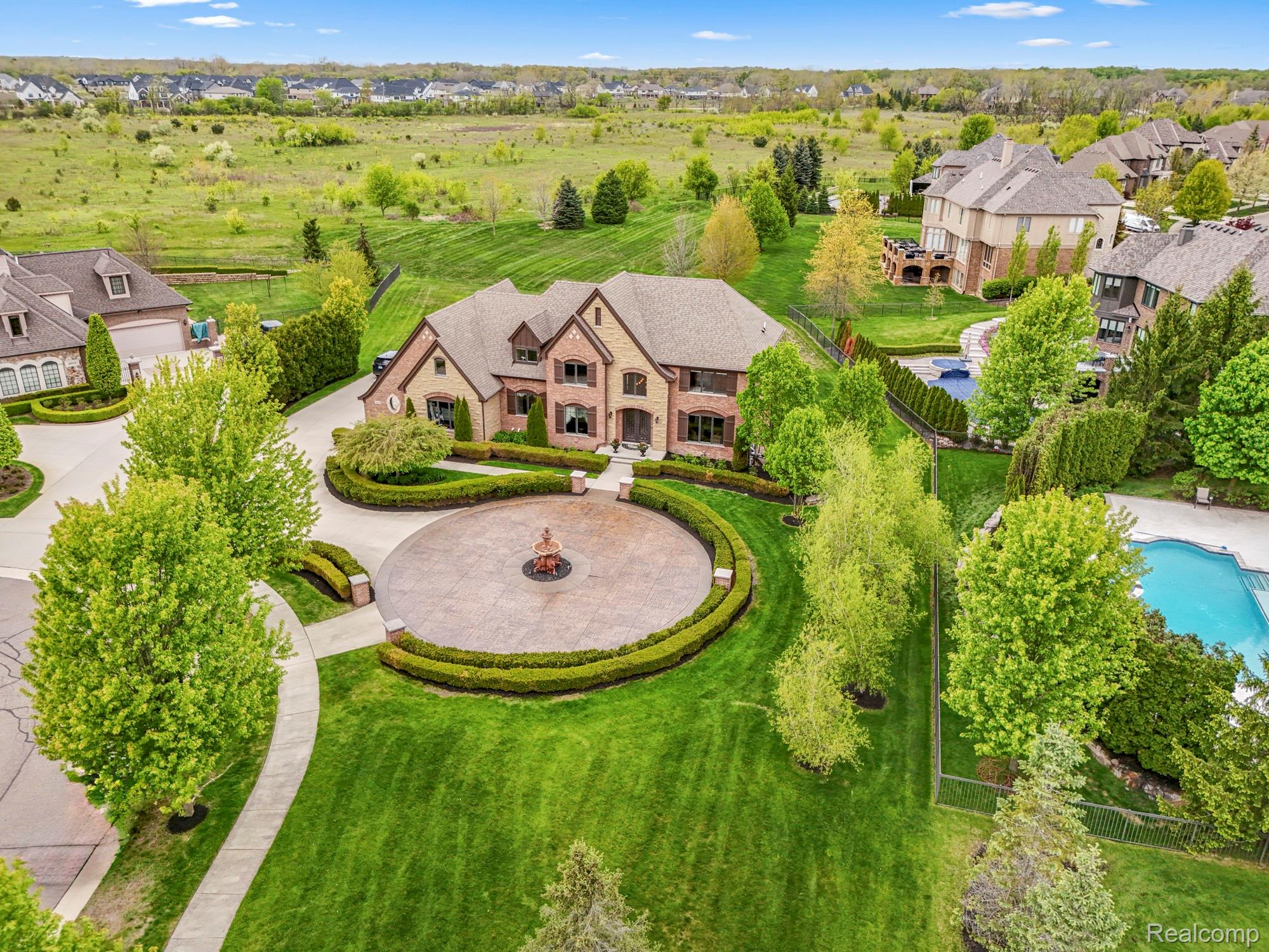 Northville, Michigan, 48167, United States, 4 Bedrooms Bedrooms, ,4 BathroomsBathrooms,Residential,Active,2052116