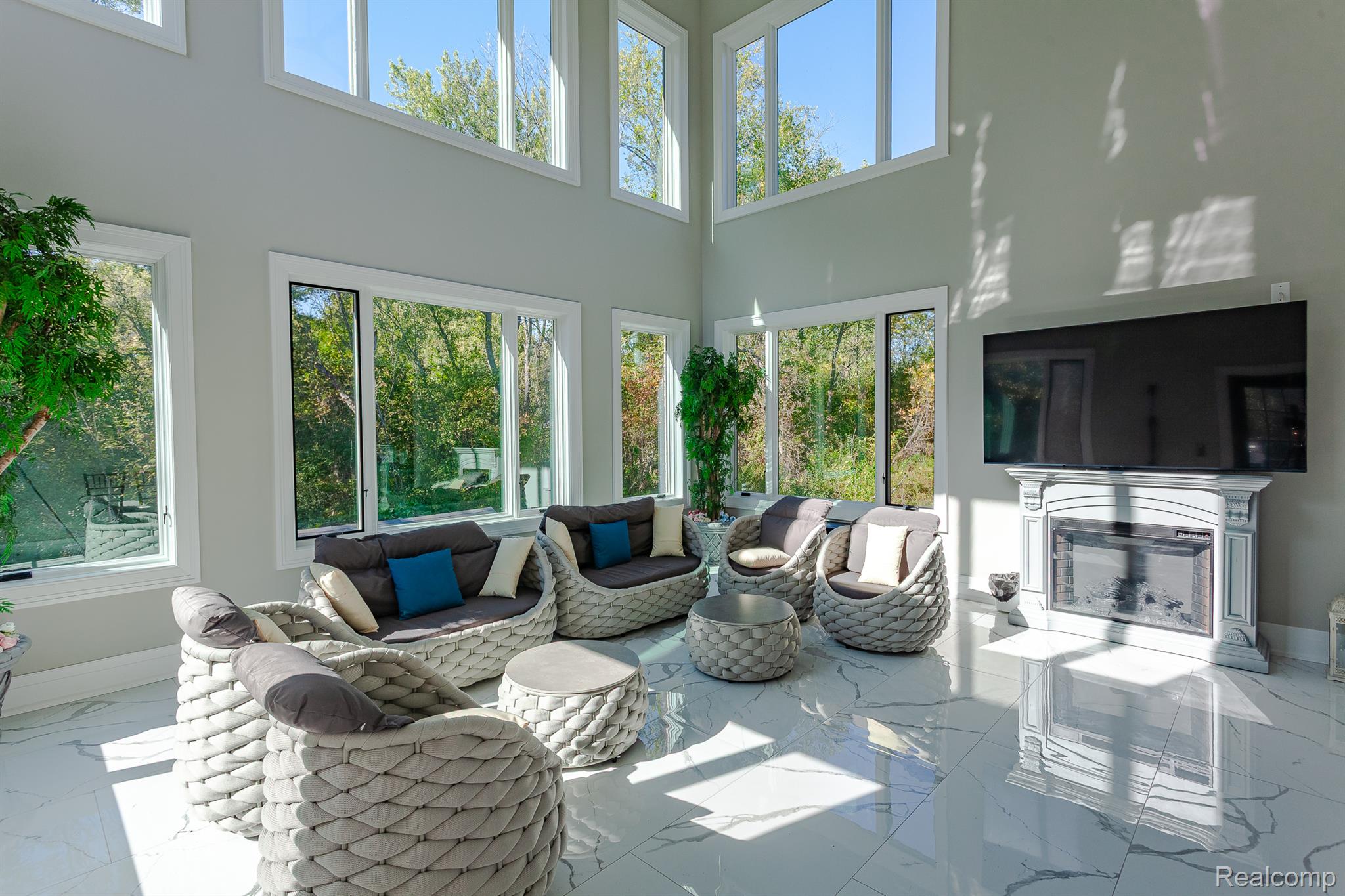 Rochesterhills, Michigan, 48307, United States, 4 Bedrooms Bedrooms, ,5 BathroomsBathrooms,Residential,Active,1962188