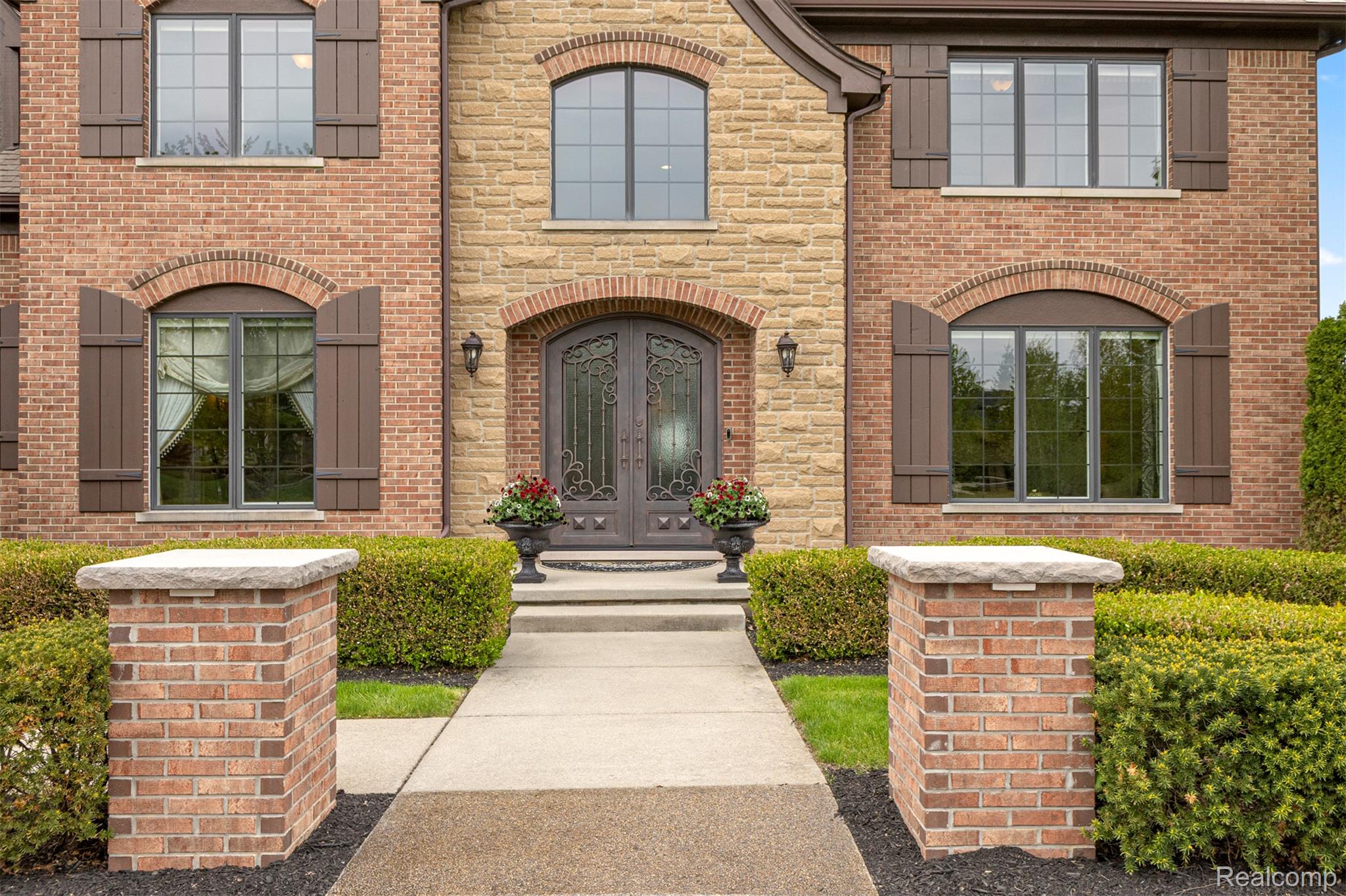 Northville, Michigan, 48167, United States, 4 Bedrooms Bedrooms, ,4 BathroomsBathrooms,Residential,Active,2052116