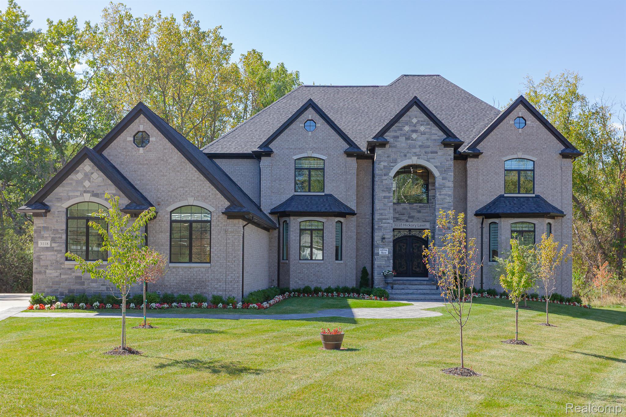 Rochesterhills, Michigan, 48307, United States, 4 Bedrooms Bedrooms, ,5 BathroomsBathrooms,Residential,Active,1962188