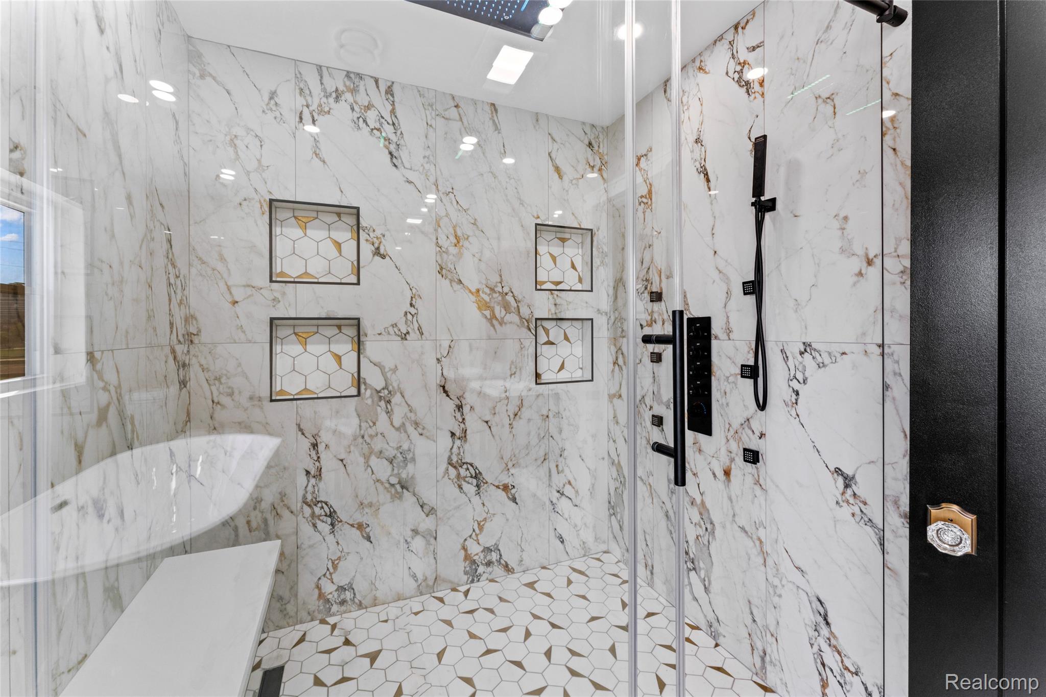 Detroit, Michigan, 48201, United States, 5 Bedrooms Bedrooms, ,6 BathroomsBathrooms,Residential,Active,1963411