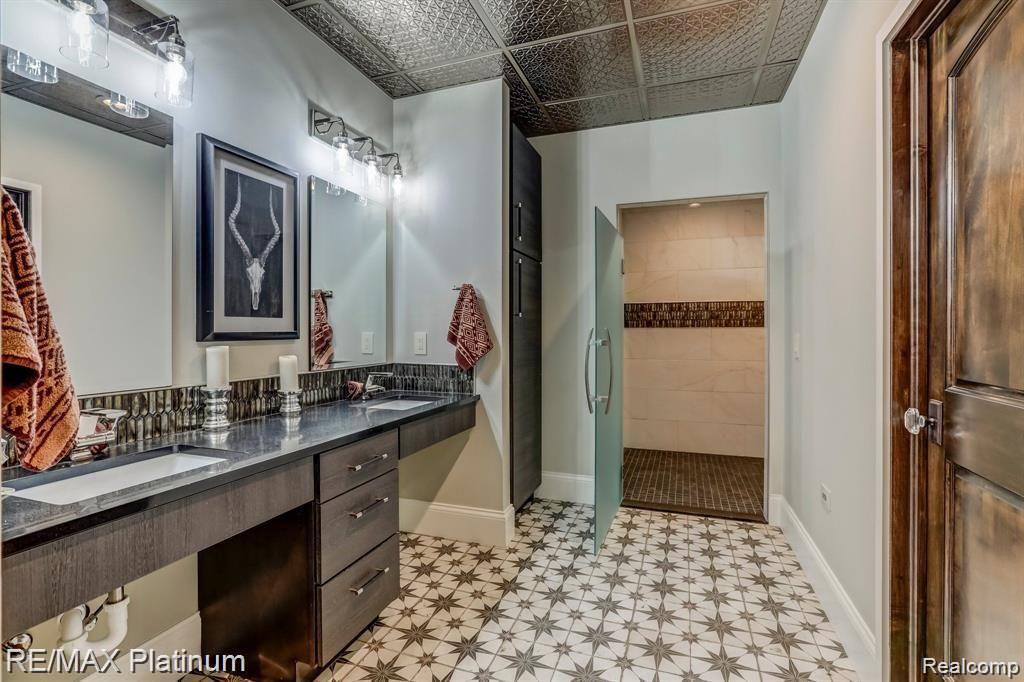 Howell, Michigan, 48843, United States, 5 Bedrooms Bedrooms, ,6 BathroomsBathrooms,Residential,Active,1714075